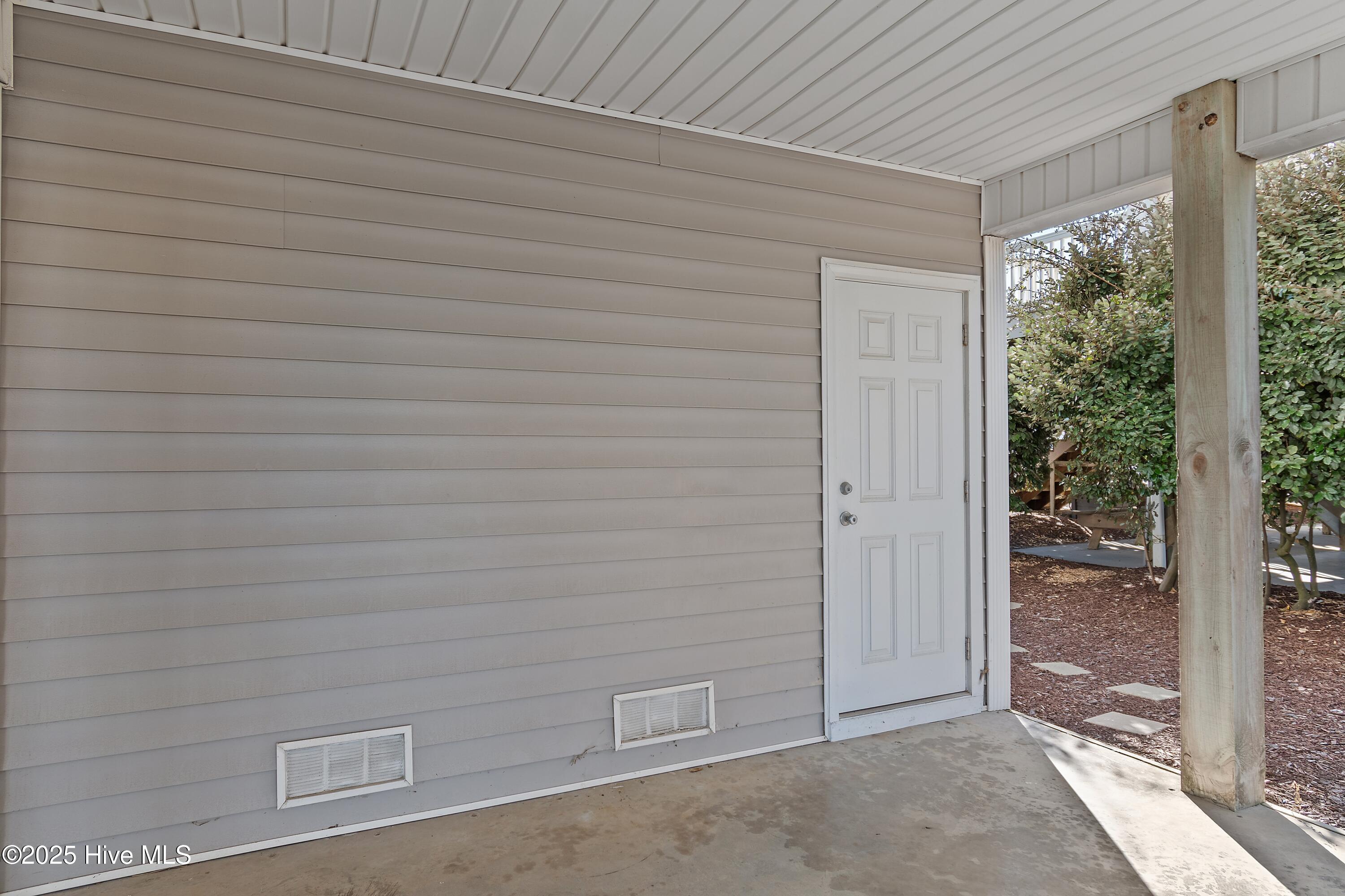 100541214 | Photo 65