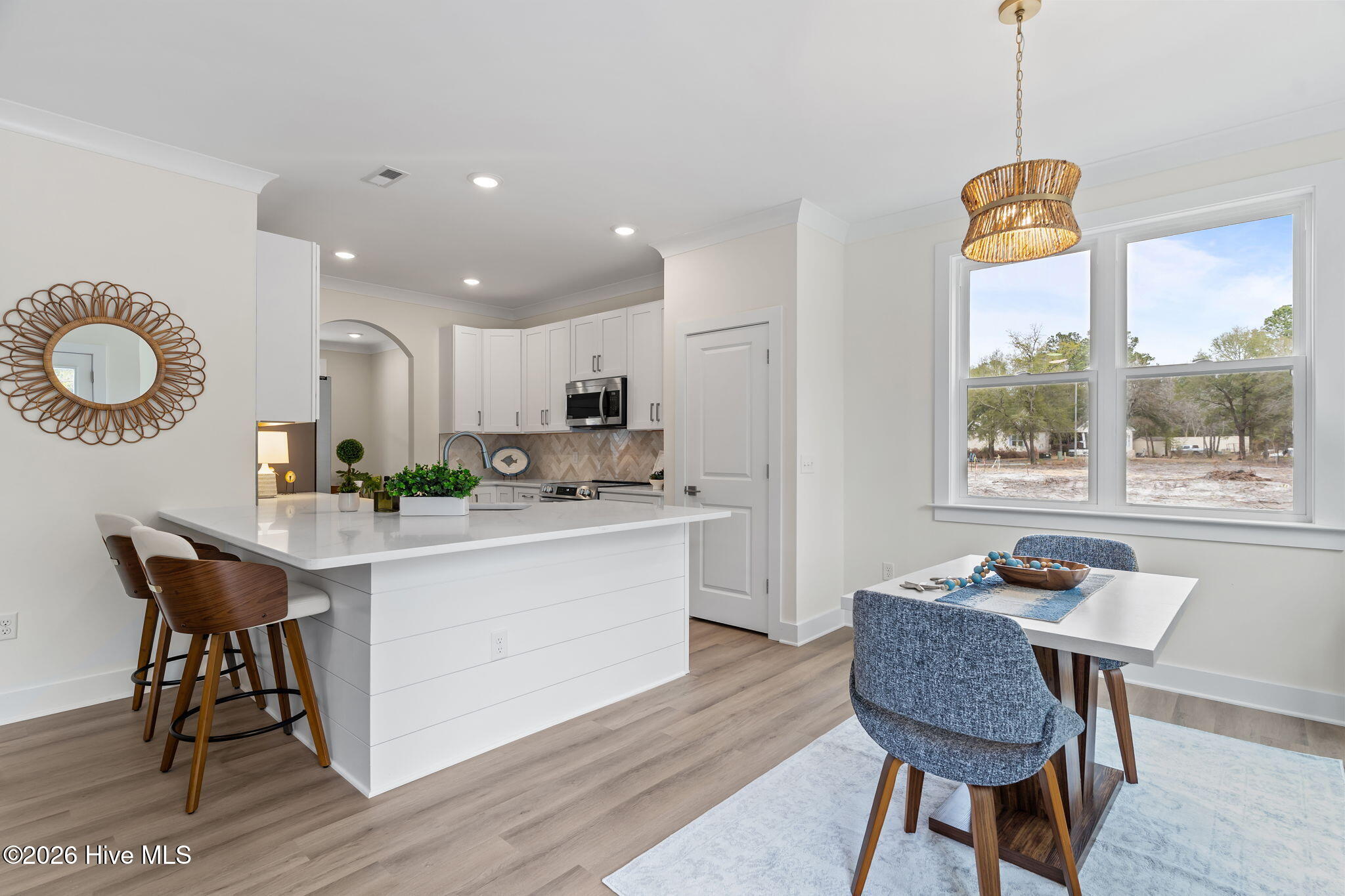 100558259 | Photo 35