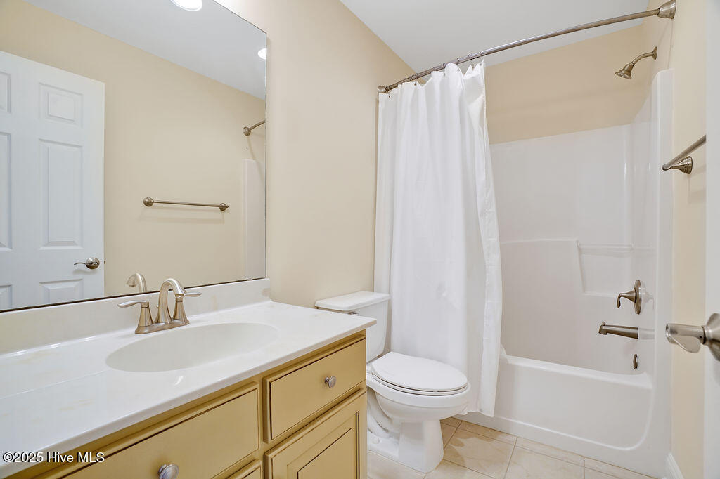 100506420 | Photo 26