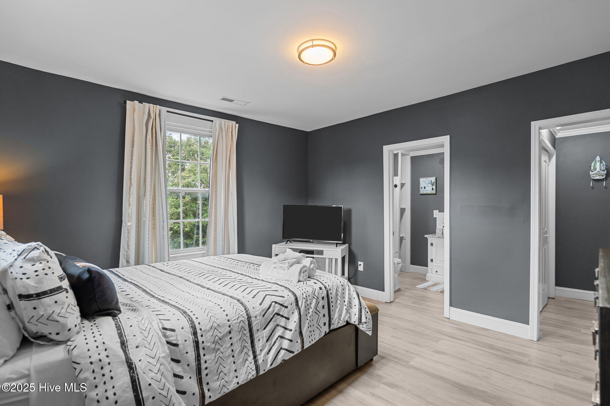 100544435 | Photo 34