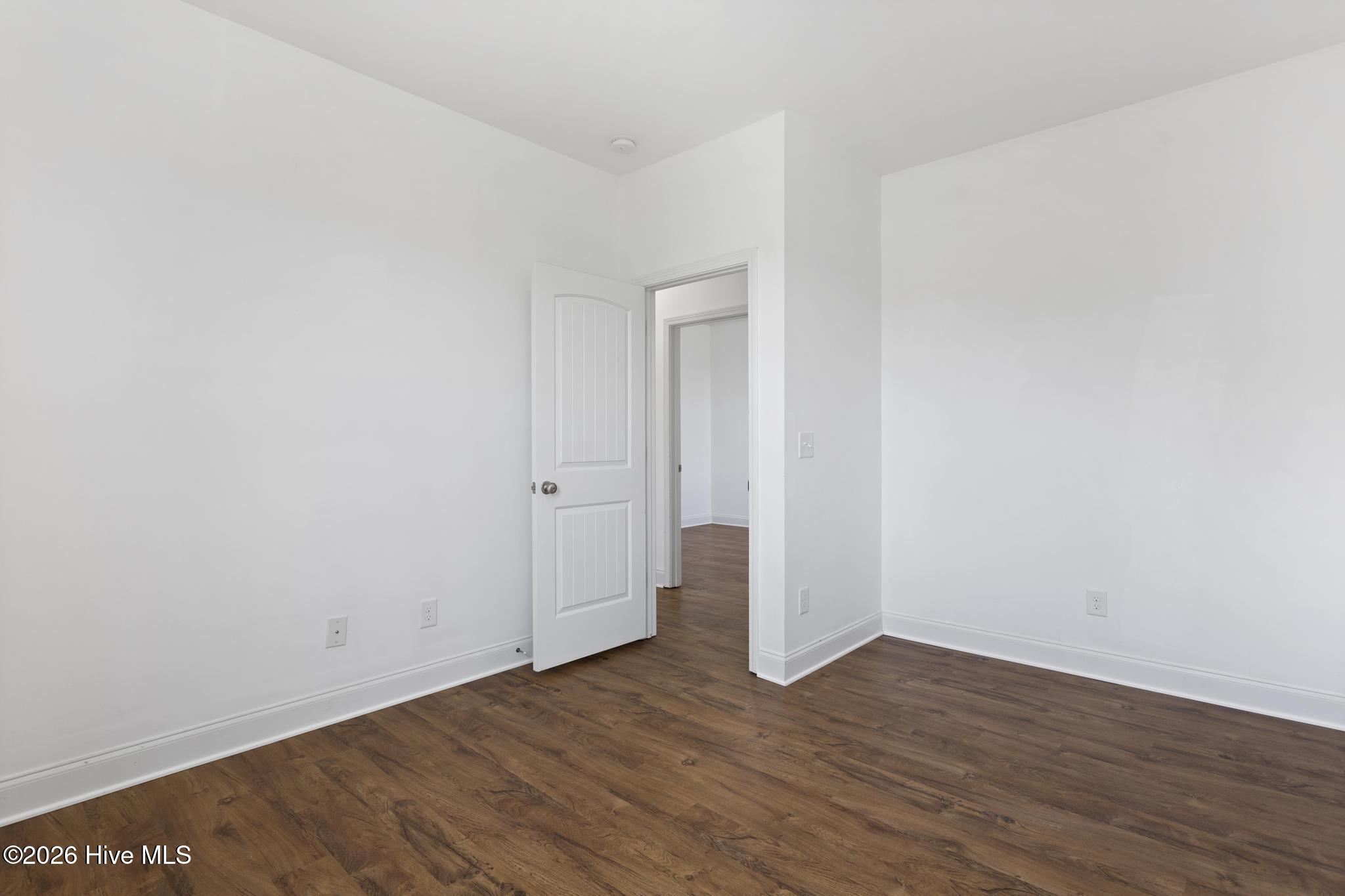 100542370 | Photo 22