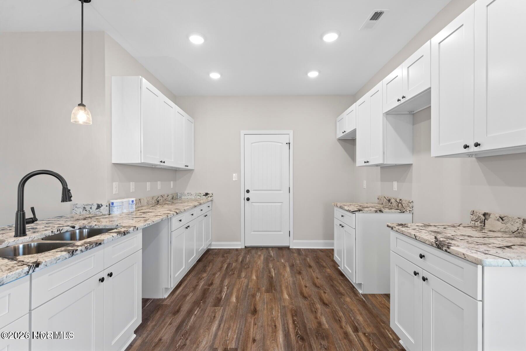 100559232 | Photo 15