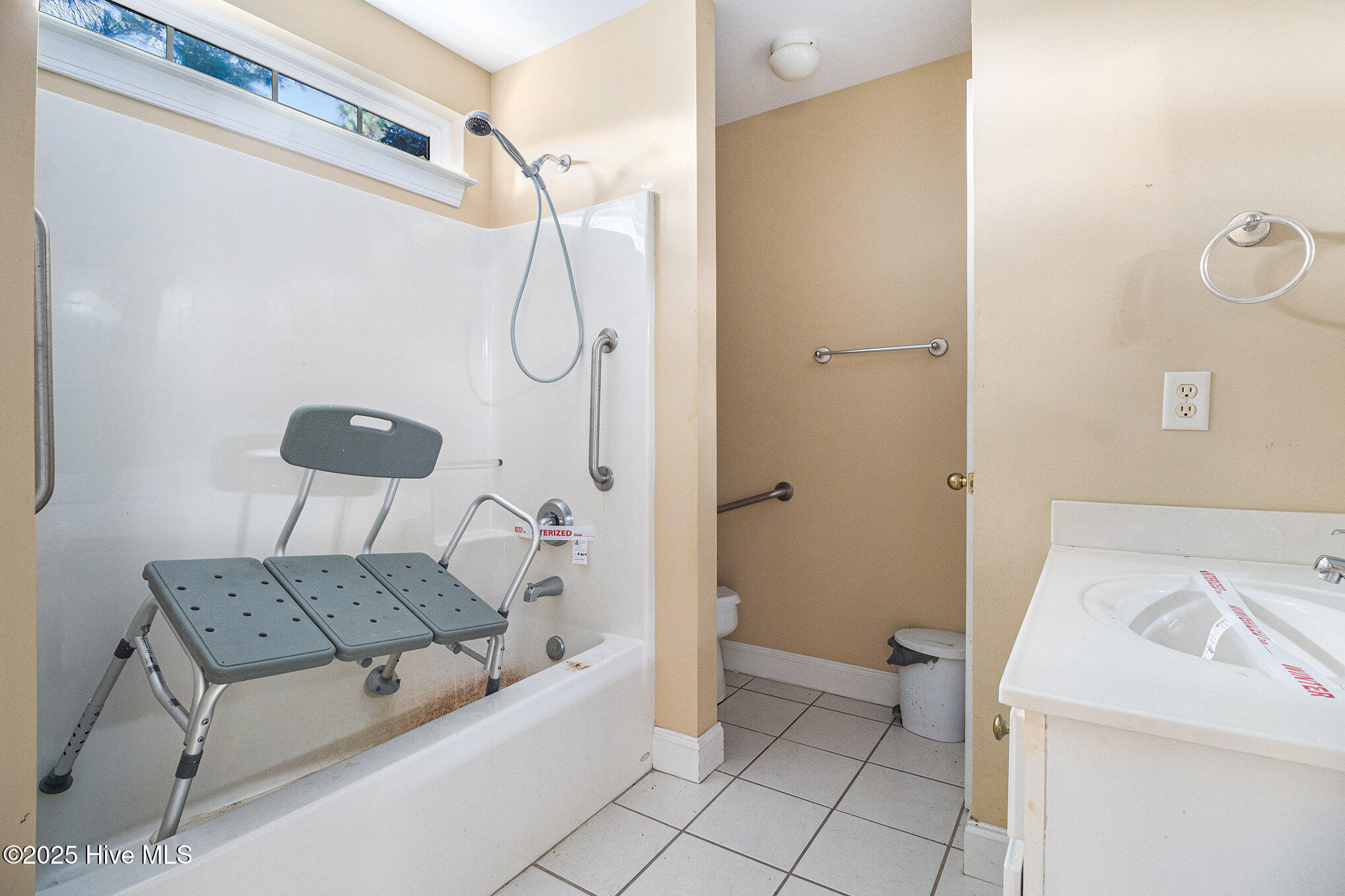 100526069 | Photo 20