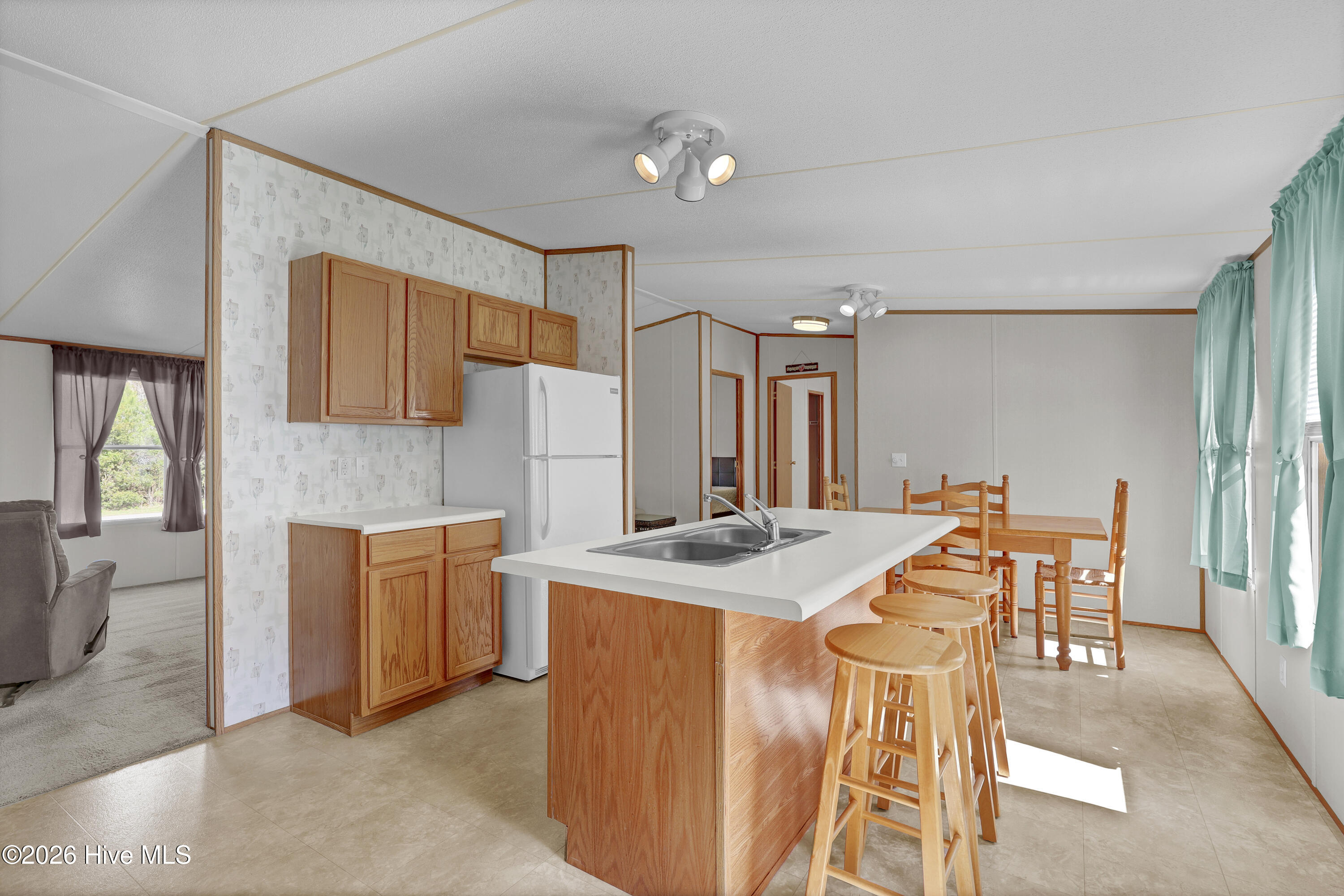 100564318 | Photo 13