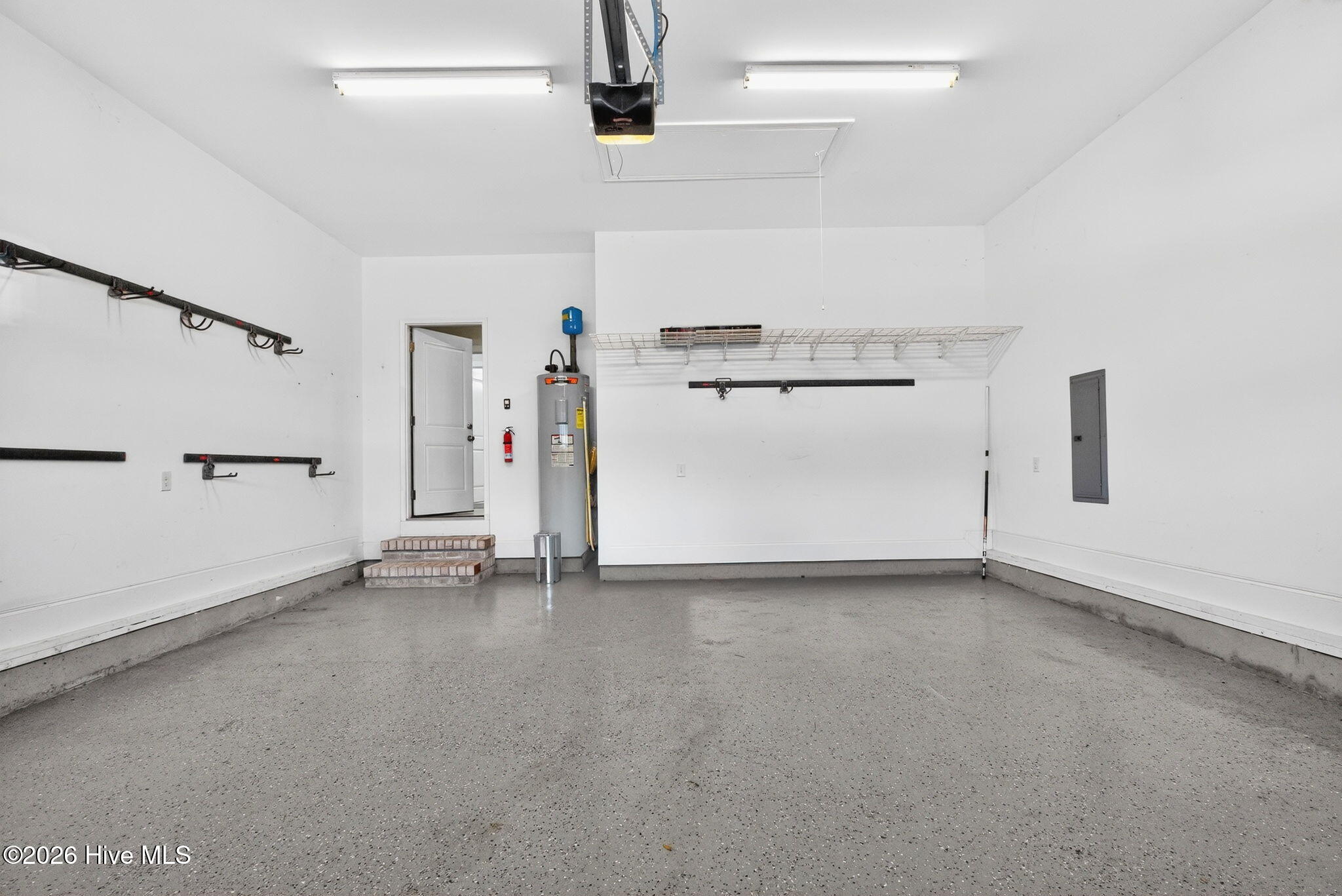 100563252 | Photo 41