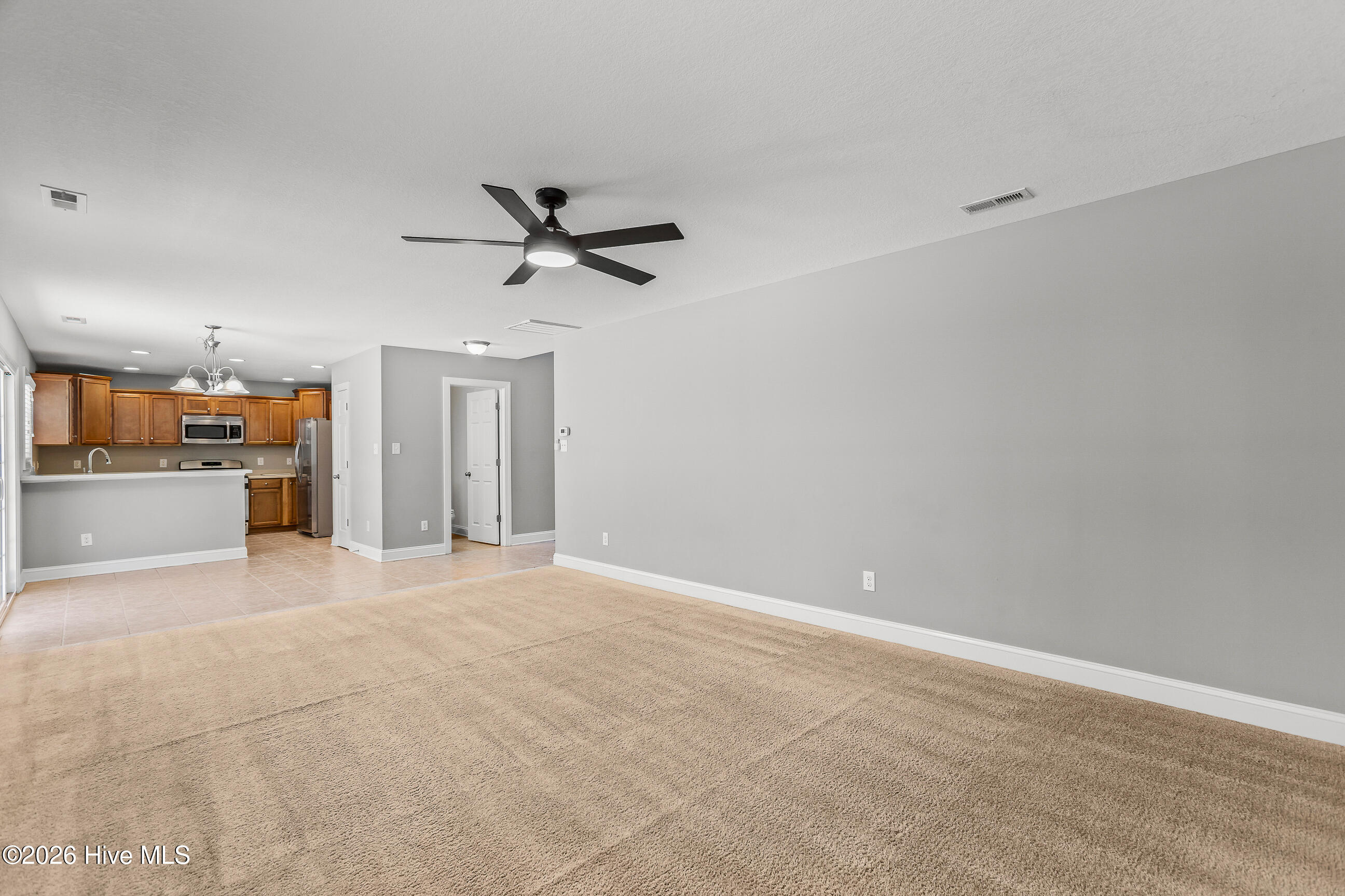 100561701 | Photo 10