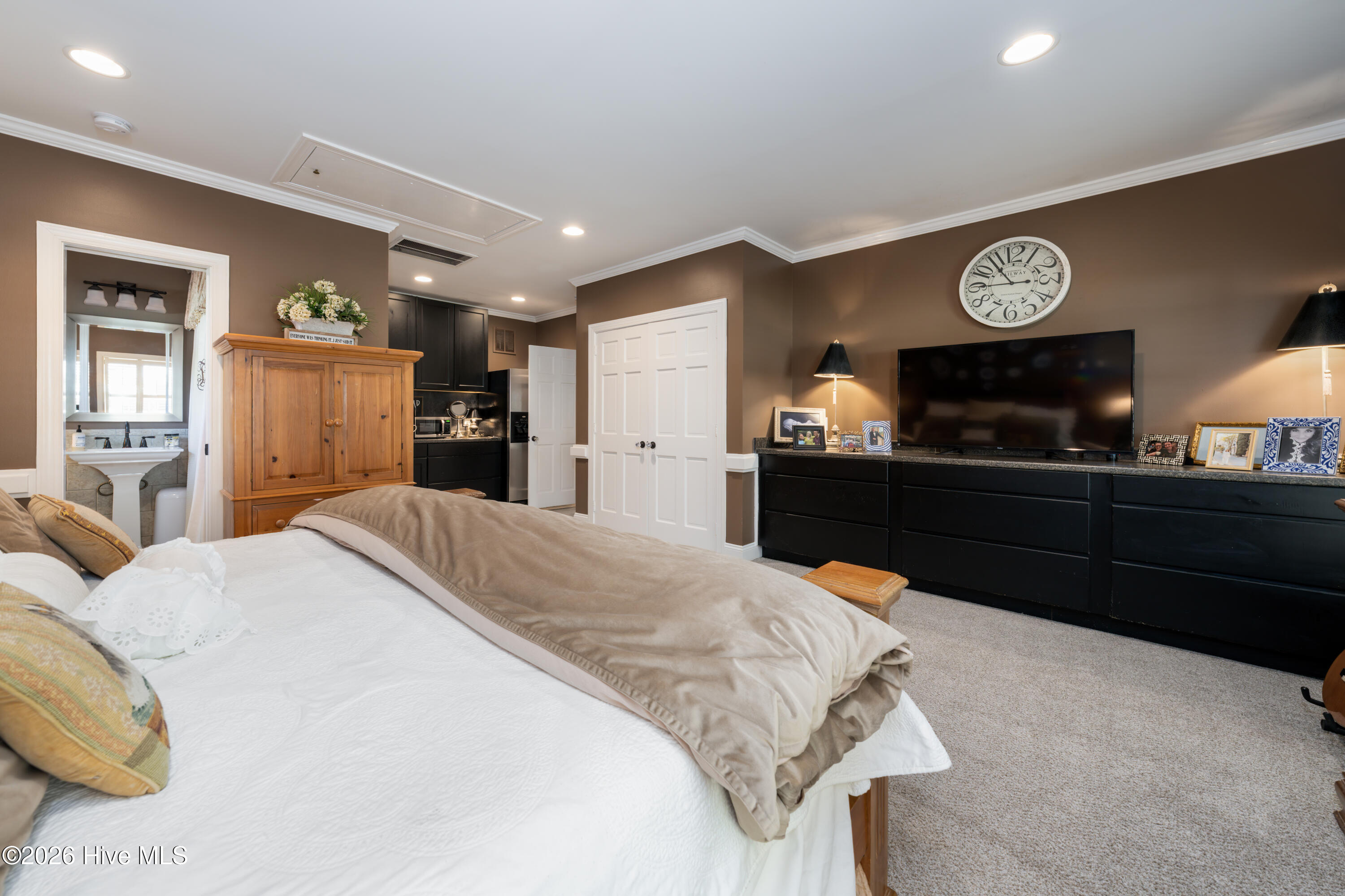 100565005 | Photo 28