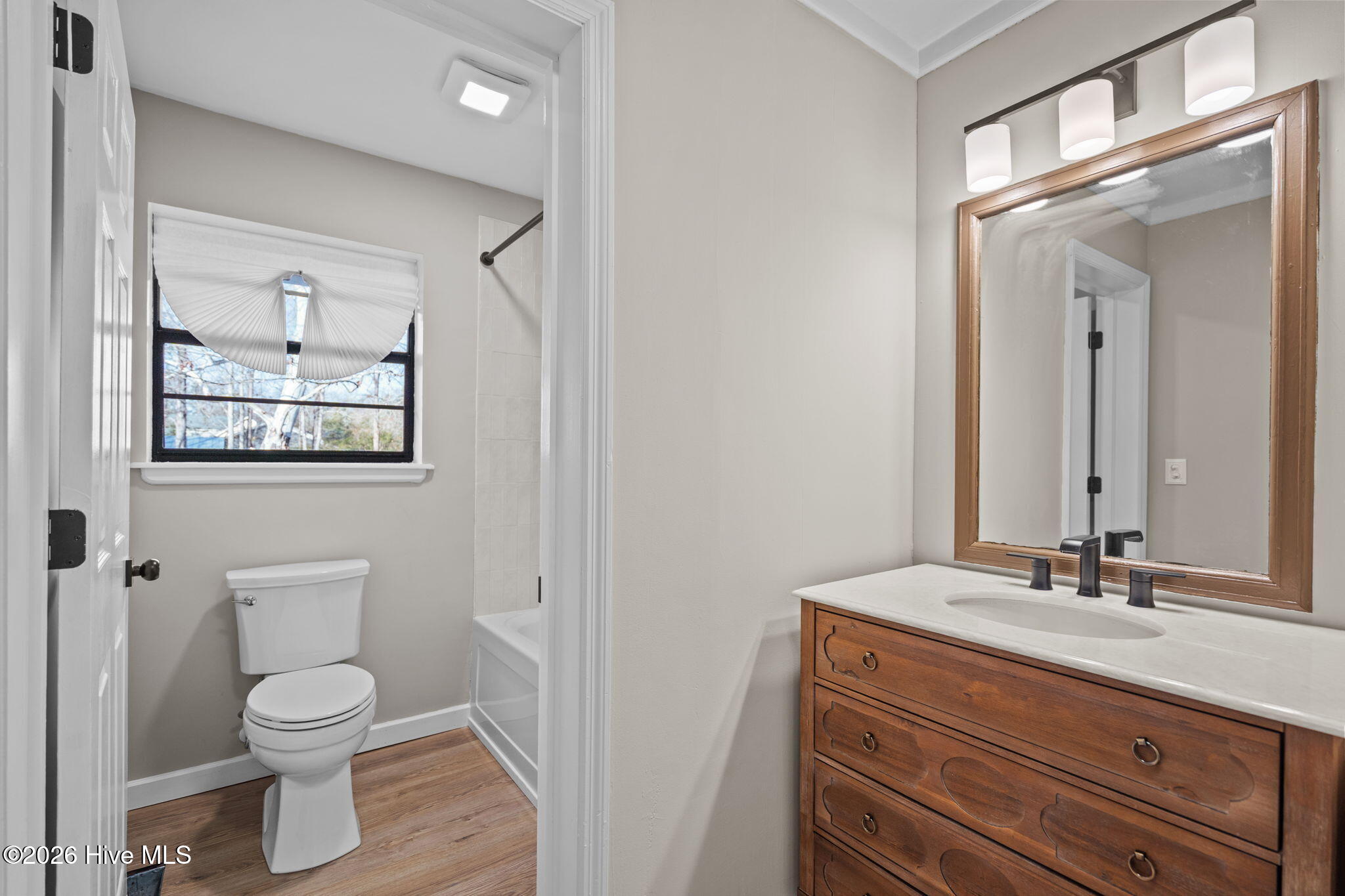 100541666 | Photo 49