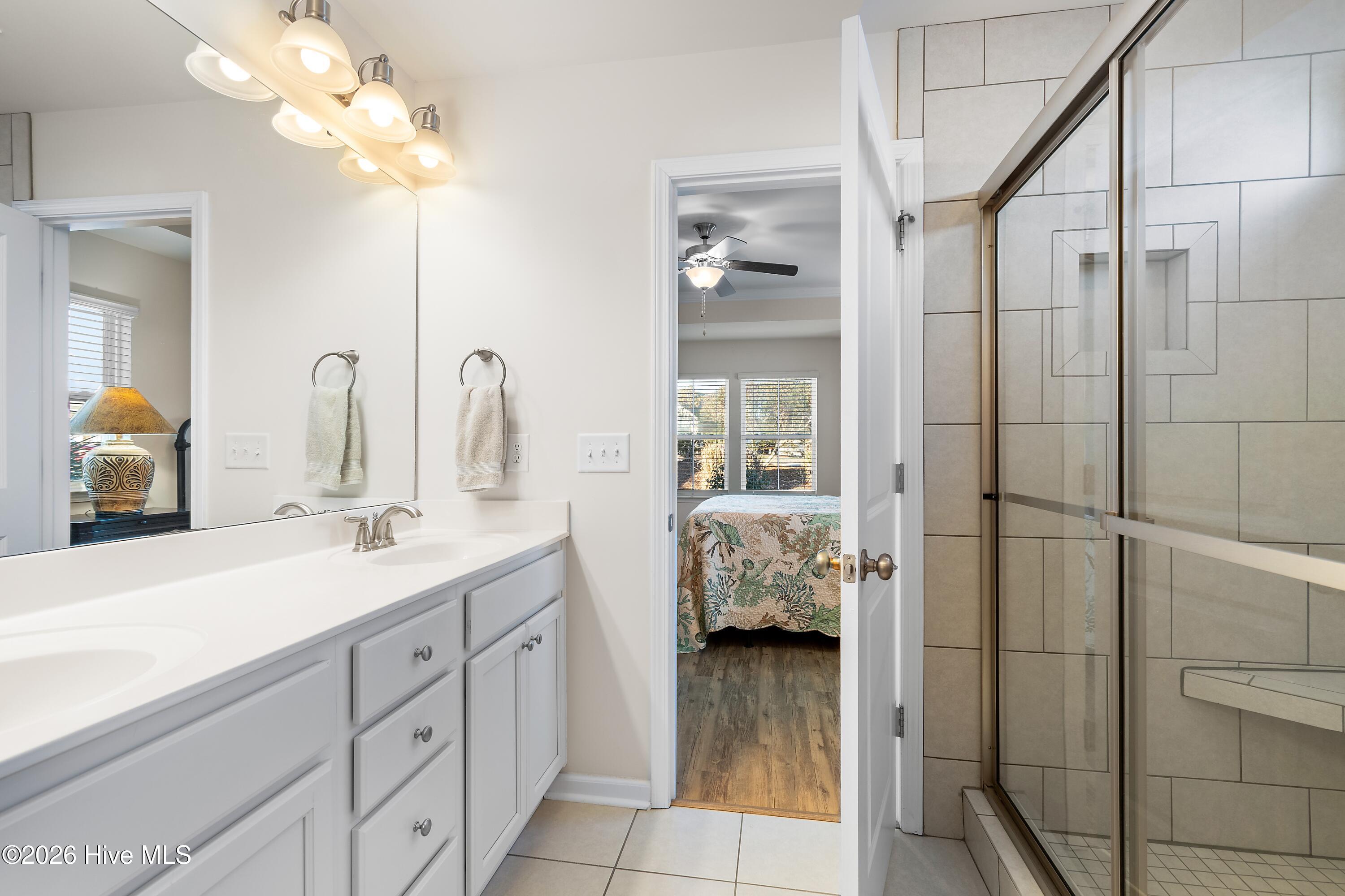 100556472 | Photo 23