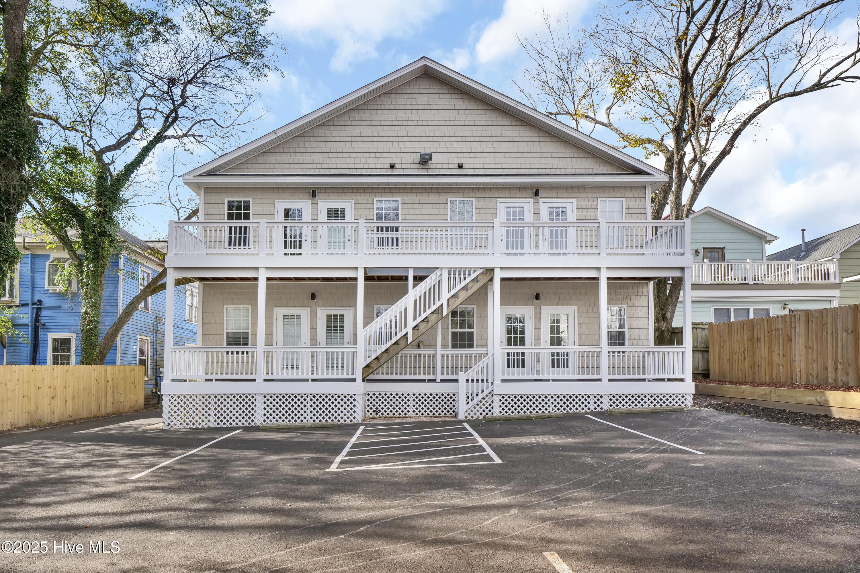 100546449 | Photo 36