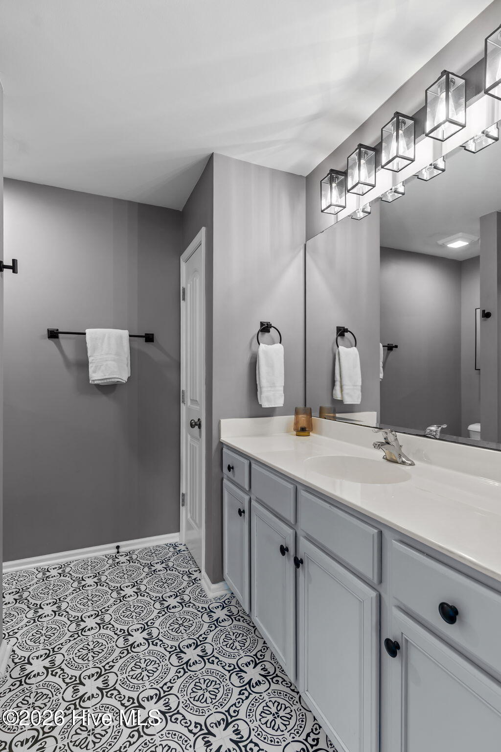 100555815 | Photo 23