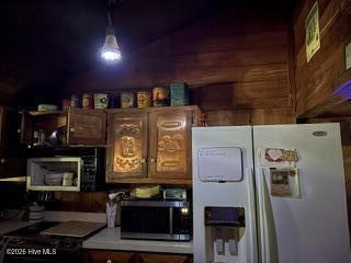 100585101 | Photo 10
