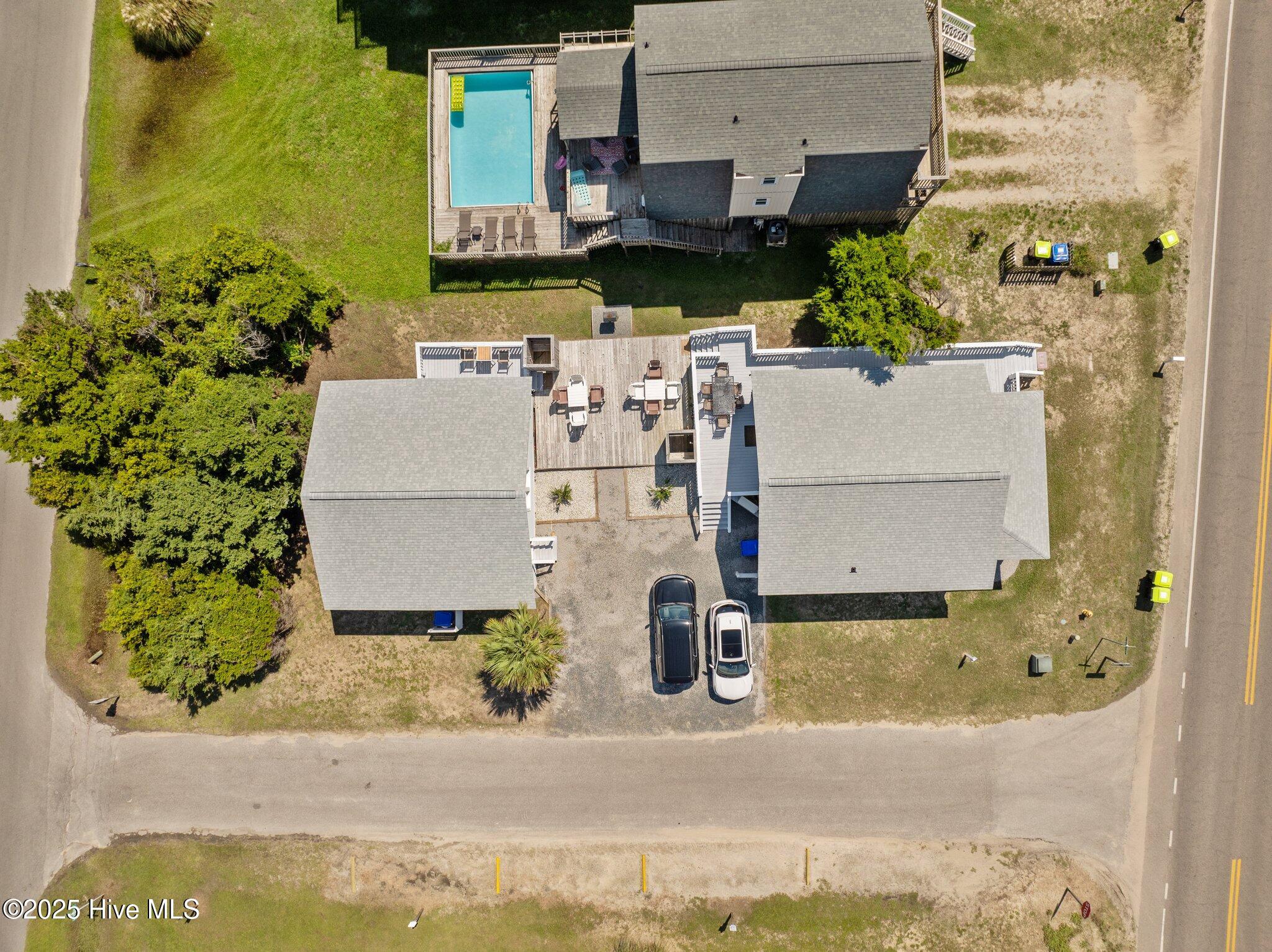 100537194 | Photo 143