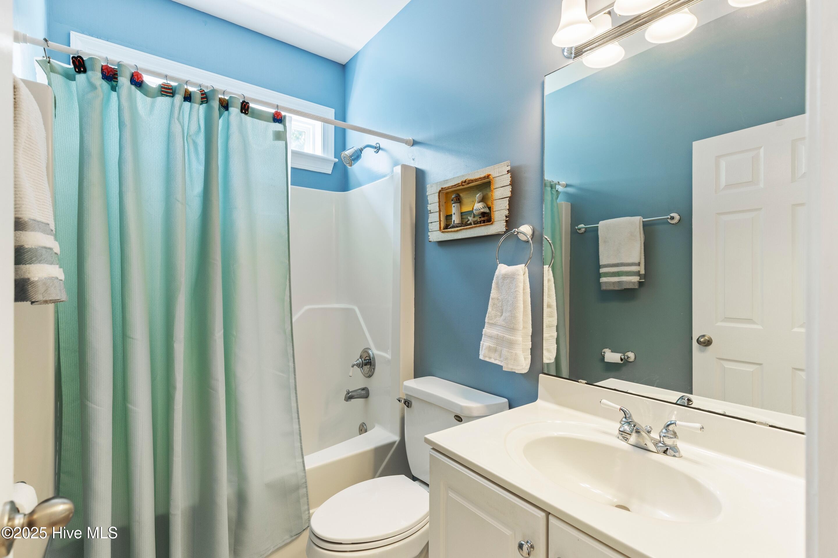 100536475 | Photo 40