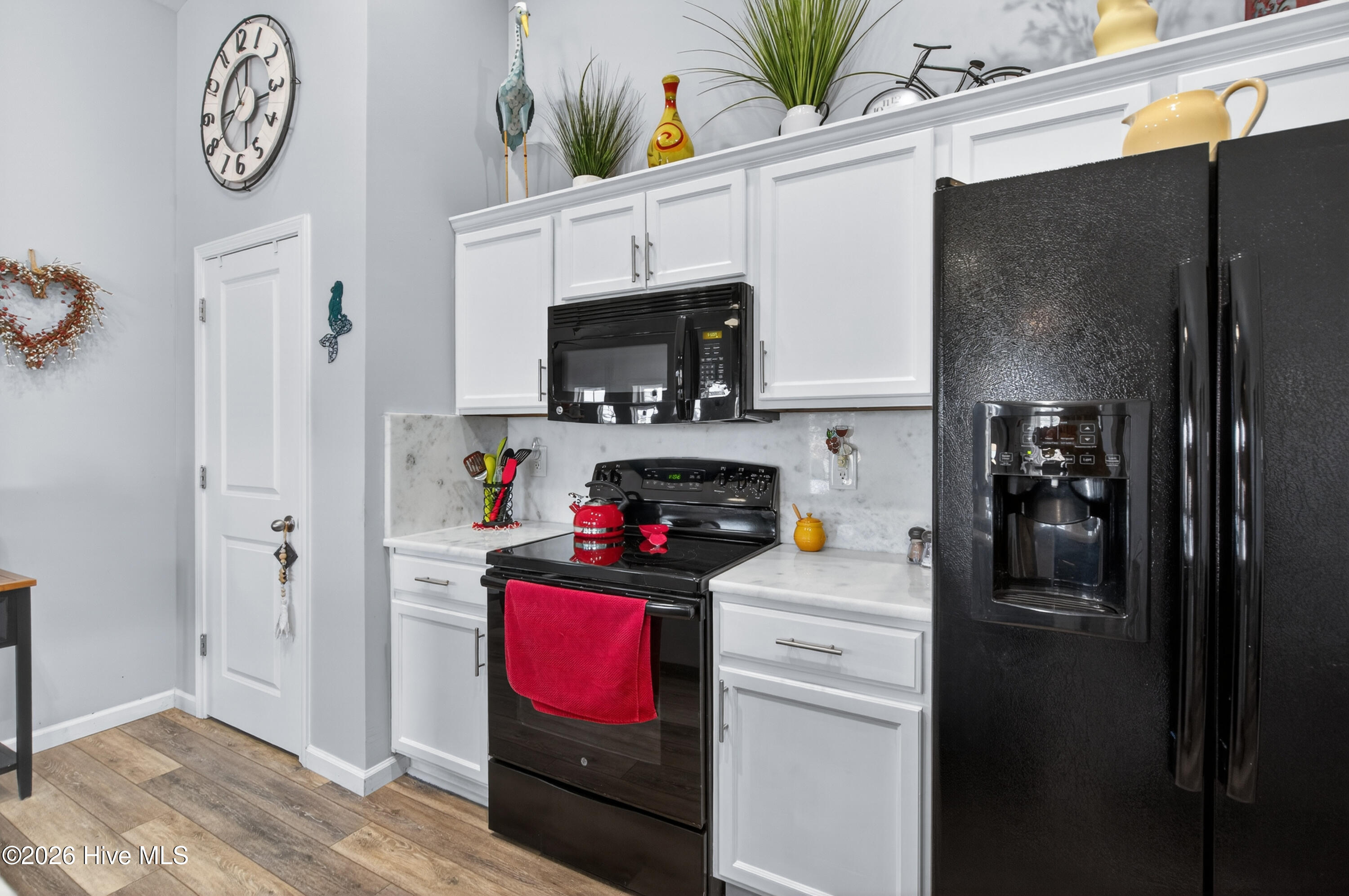 100557336 | Photo 19