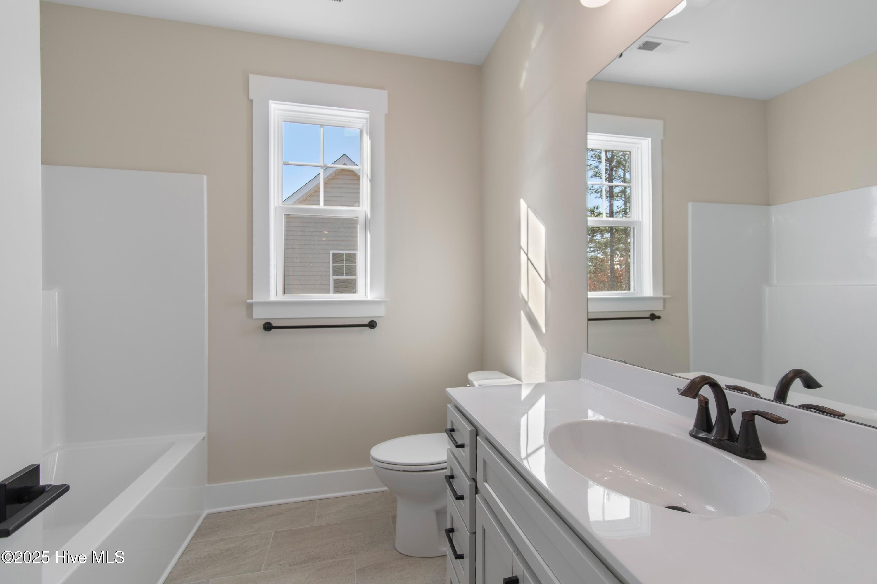 100520444 | Photo 46