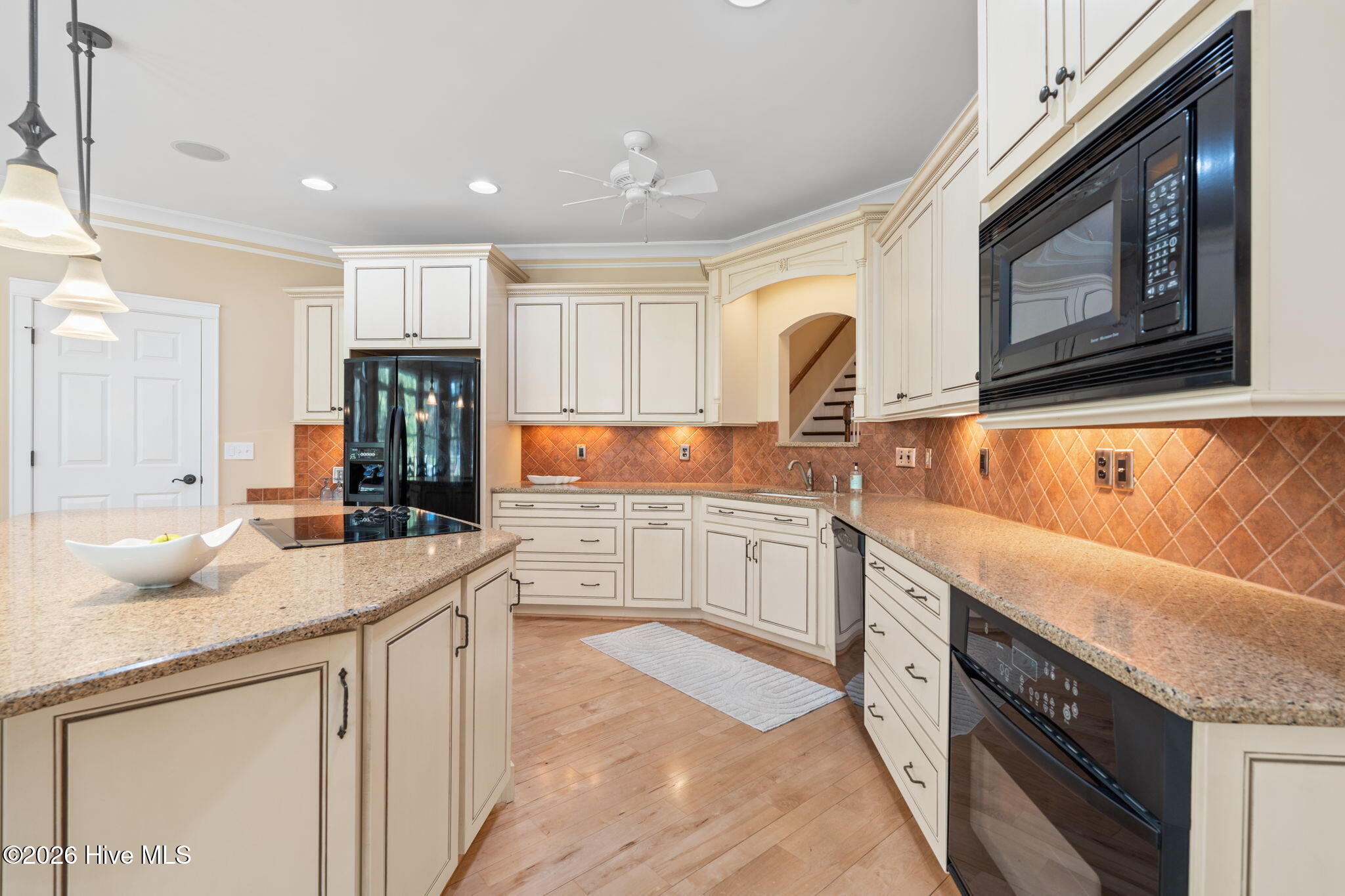 100564903 | Photo 18