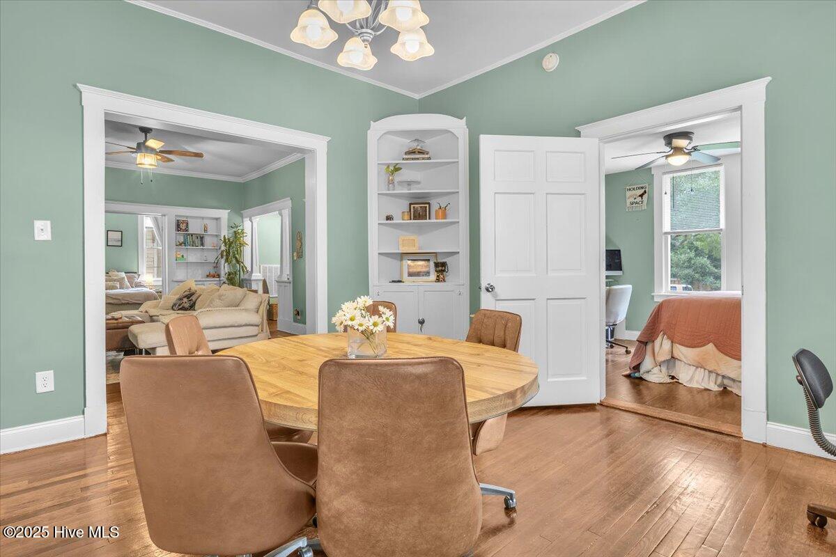 100525423 | Photo 12