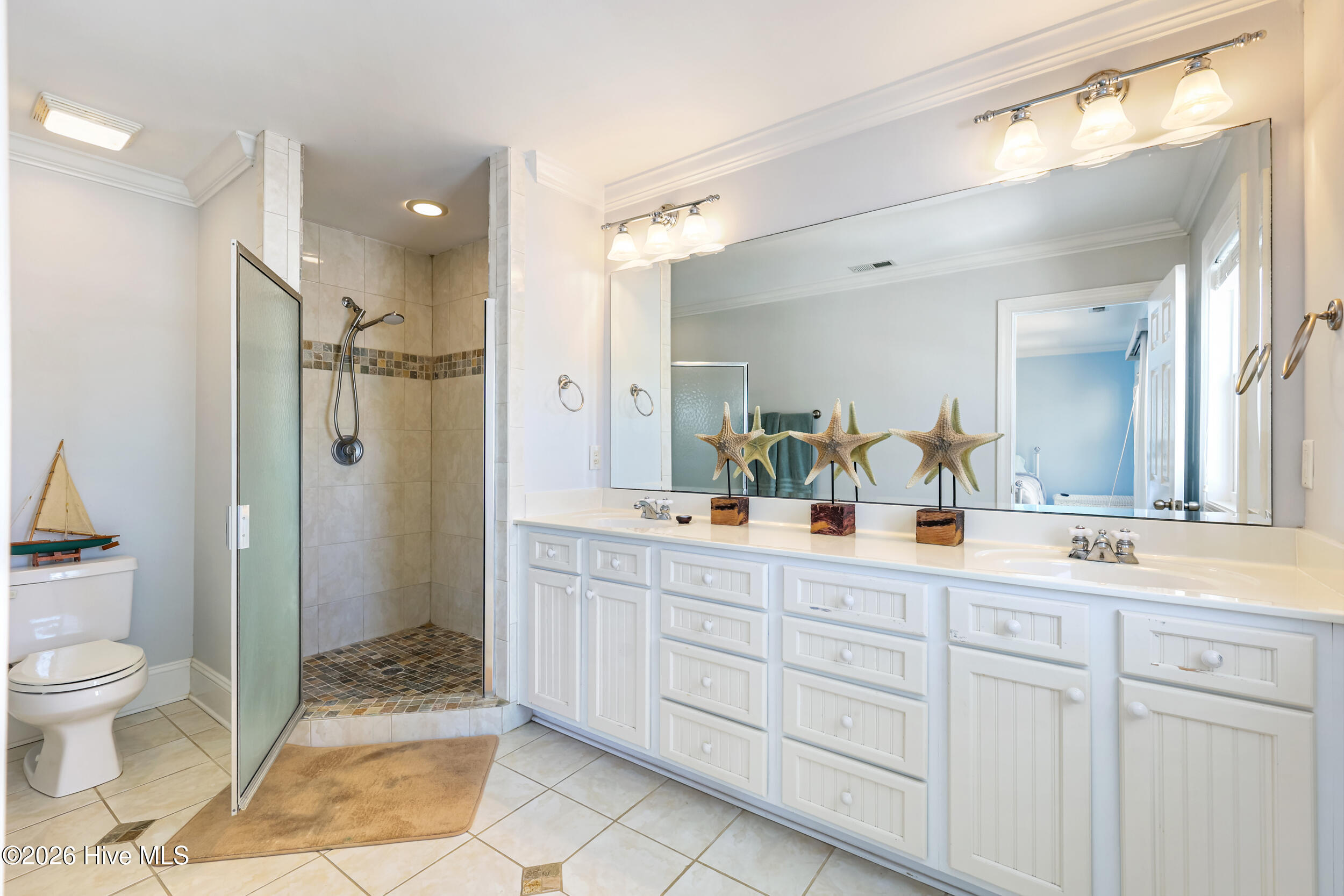 100568478 | Photo 26