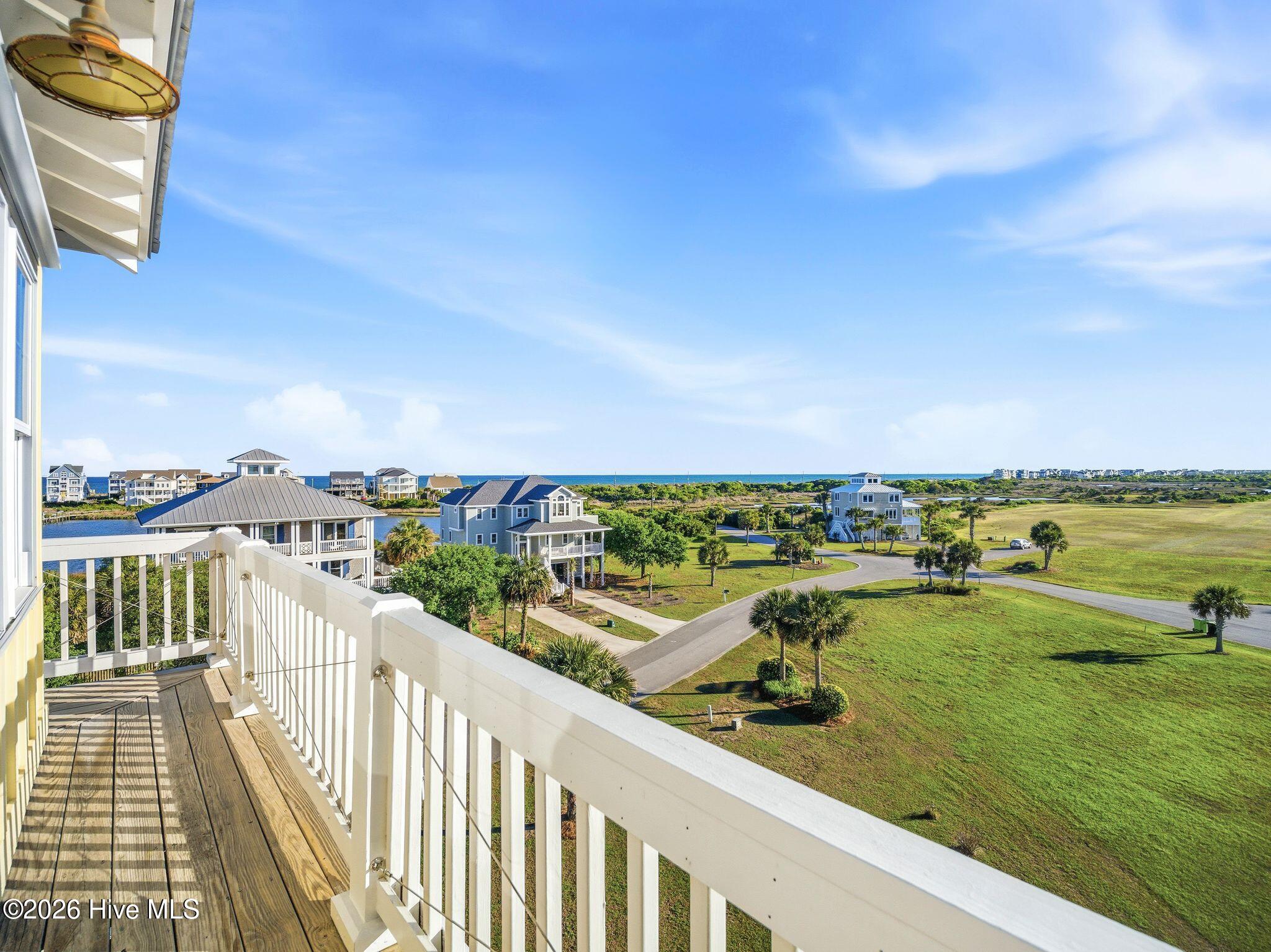 100569349 | Photo 81