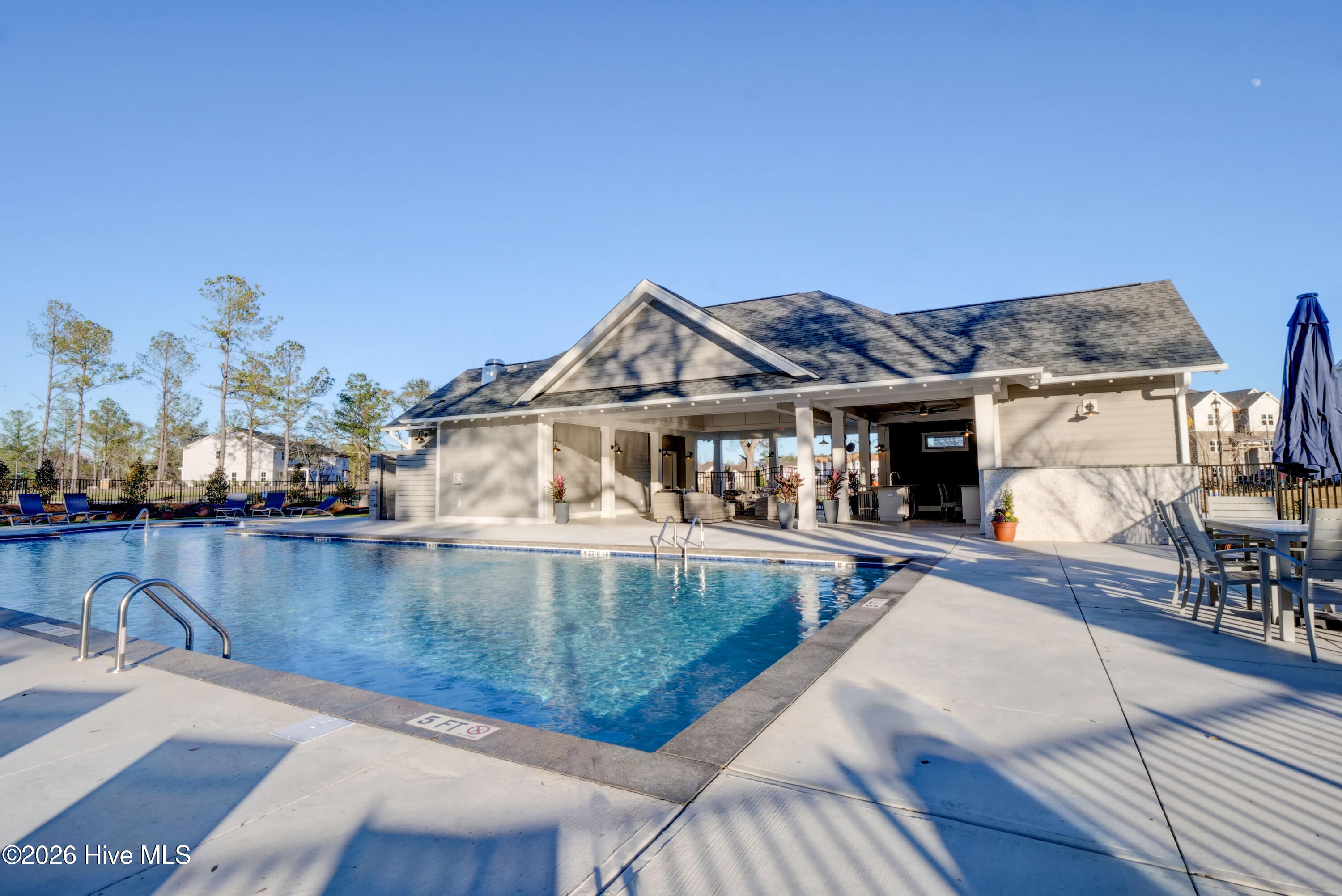 100567607 | Photo 63