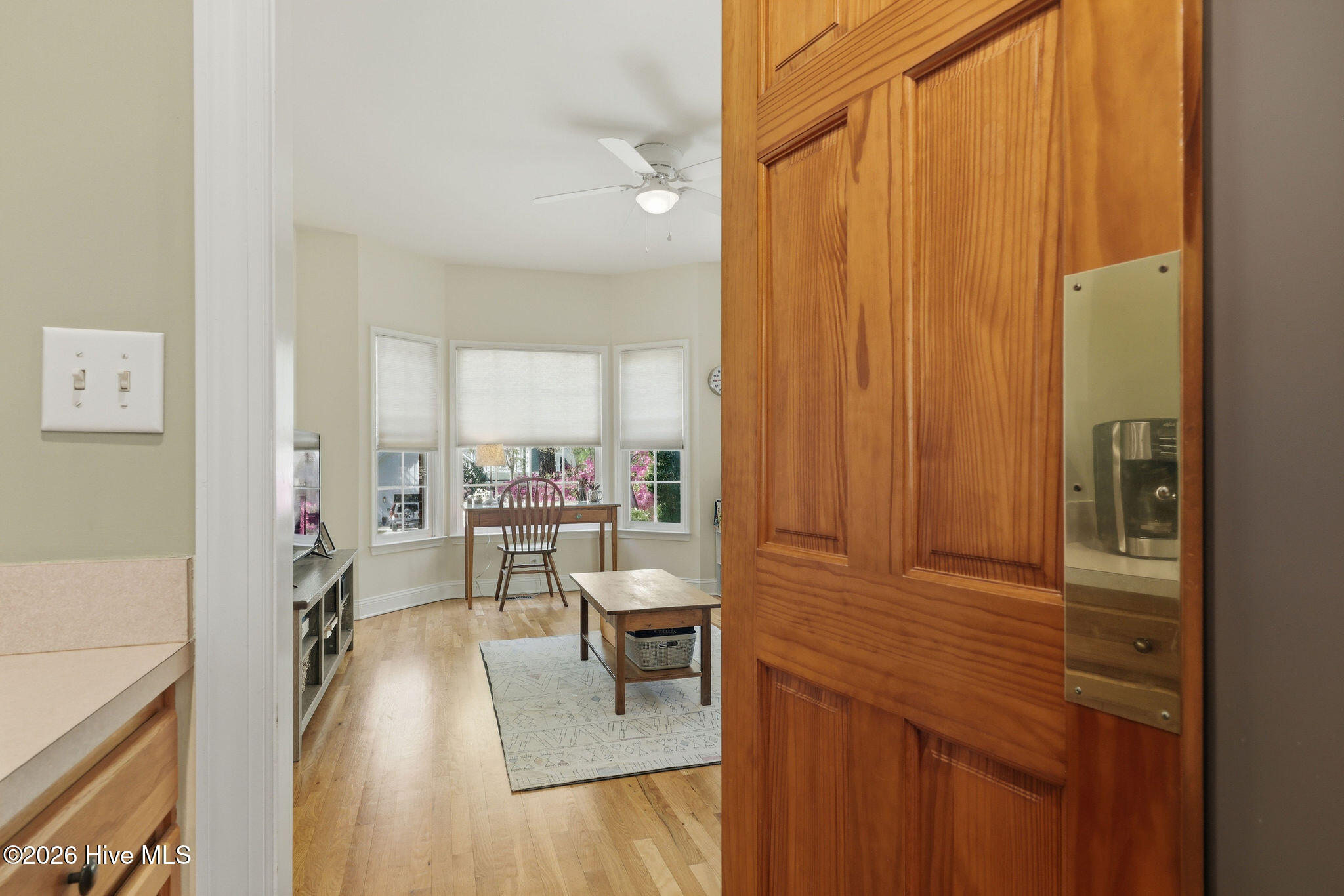 100565672 | Photo 23