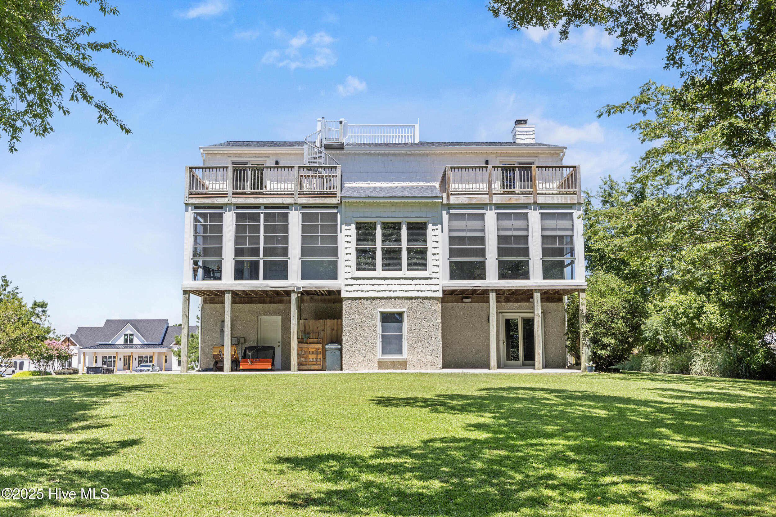 100519629 | Photo 68