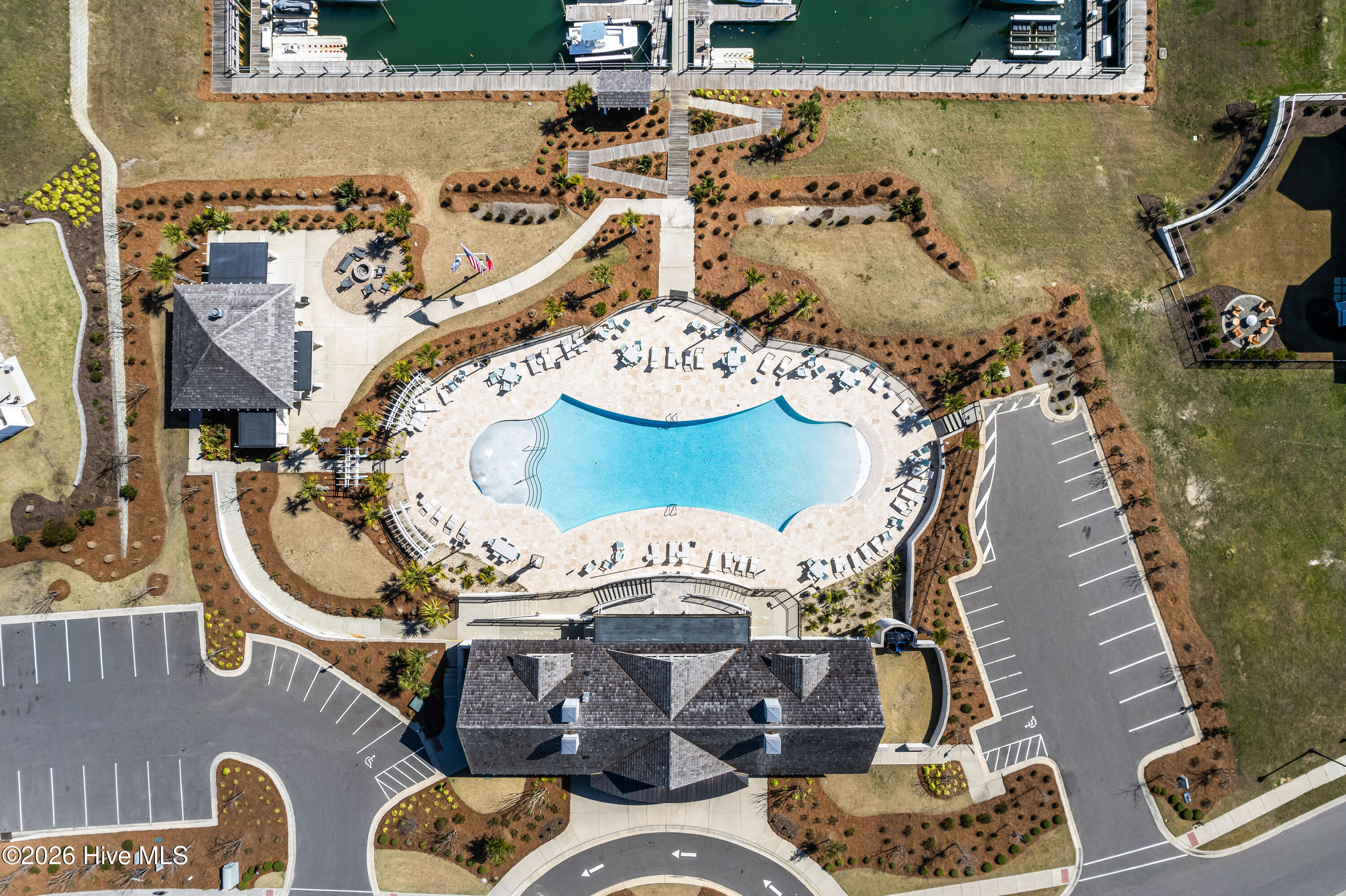 100567165 | Photo 104