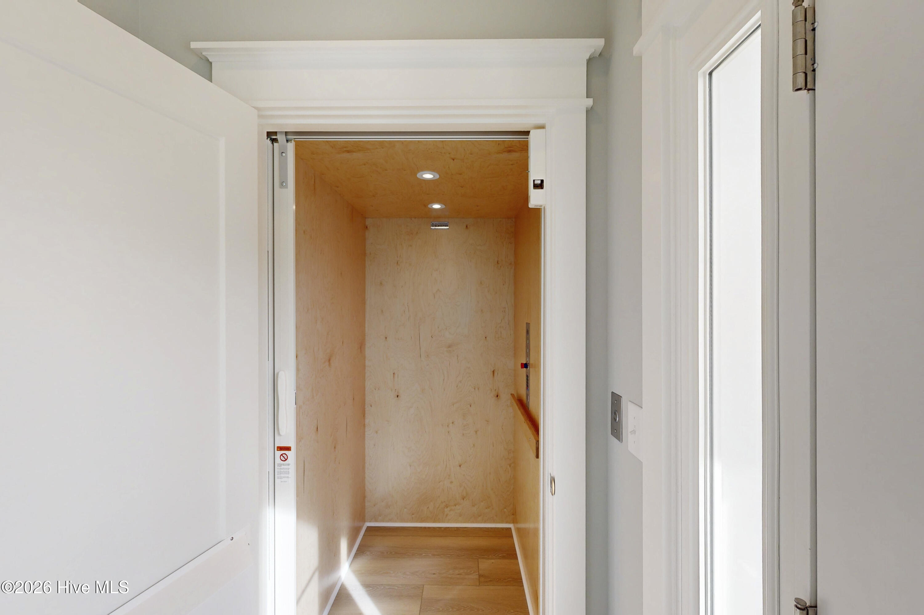 100559746 | Photo 30