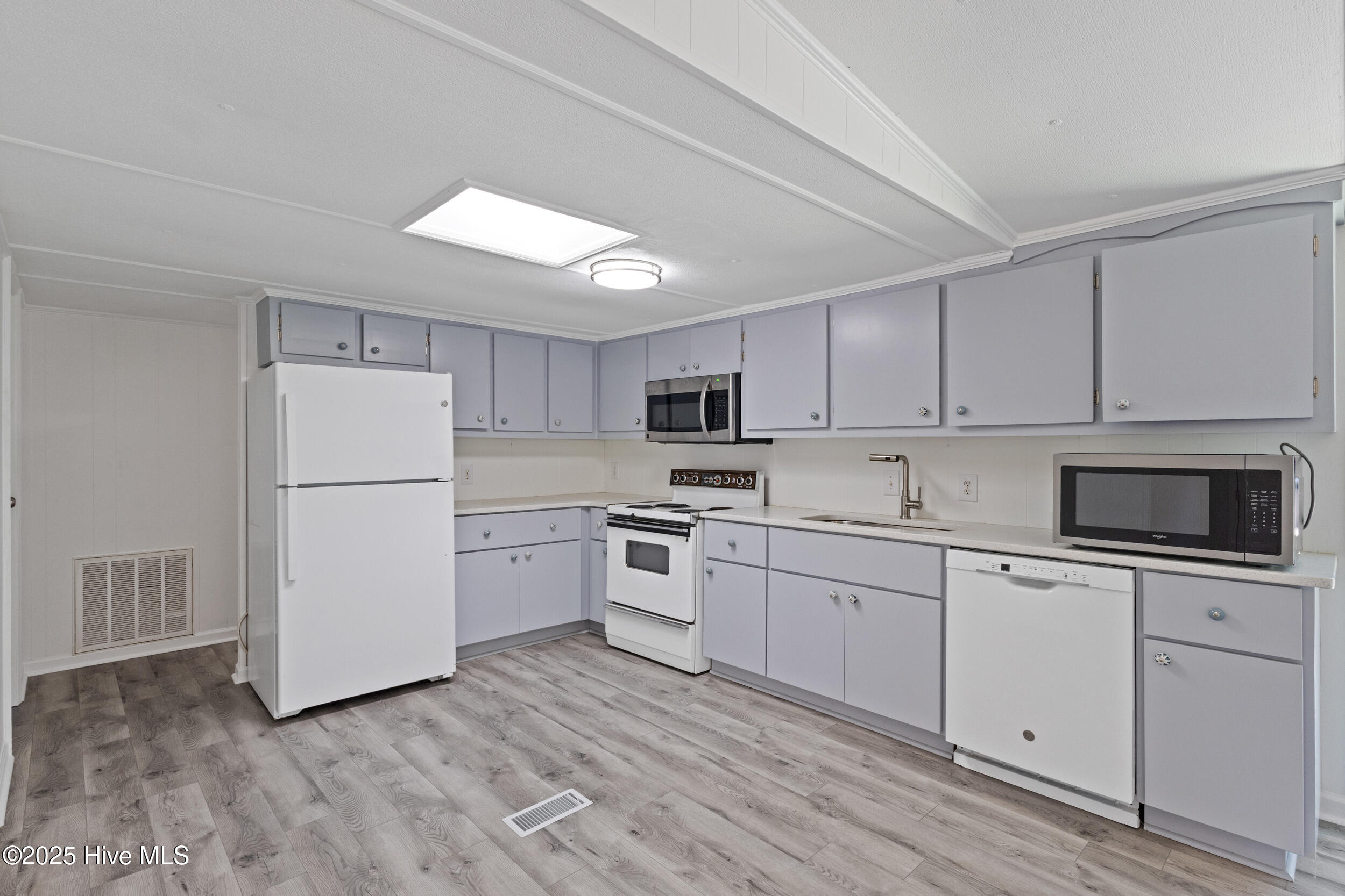 100545397 | Photo 30