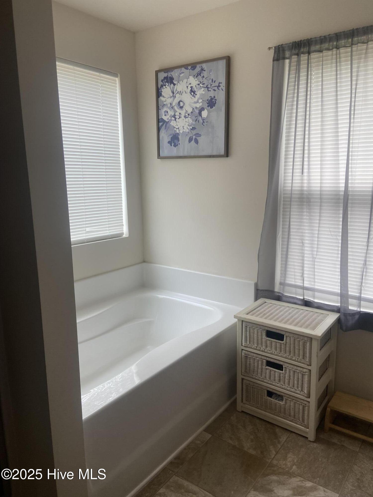 100480132 | Photo 16