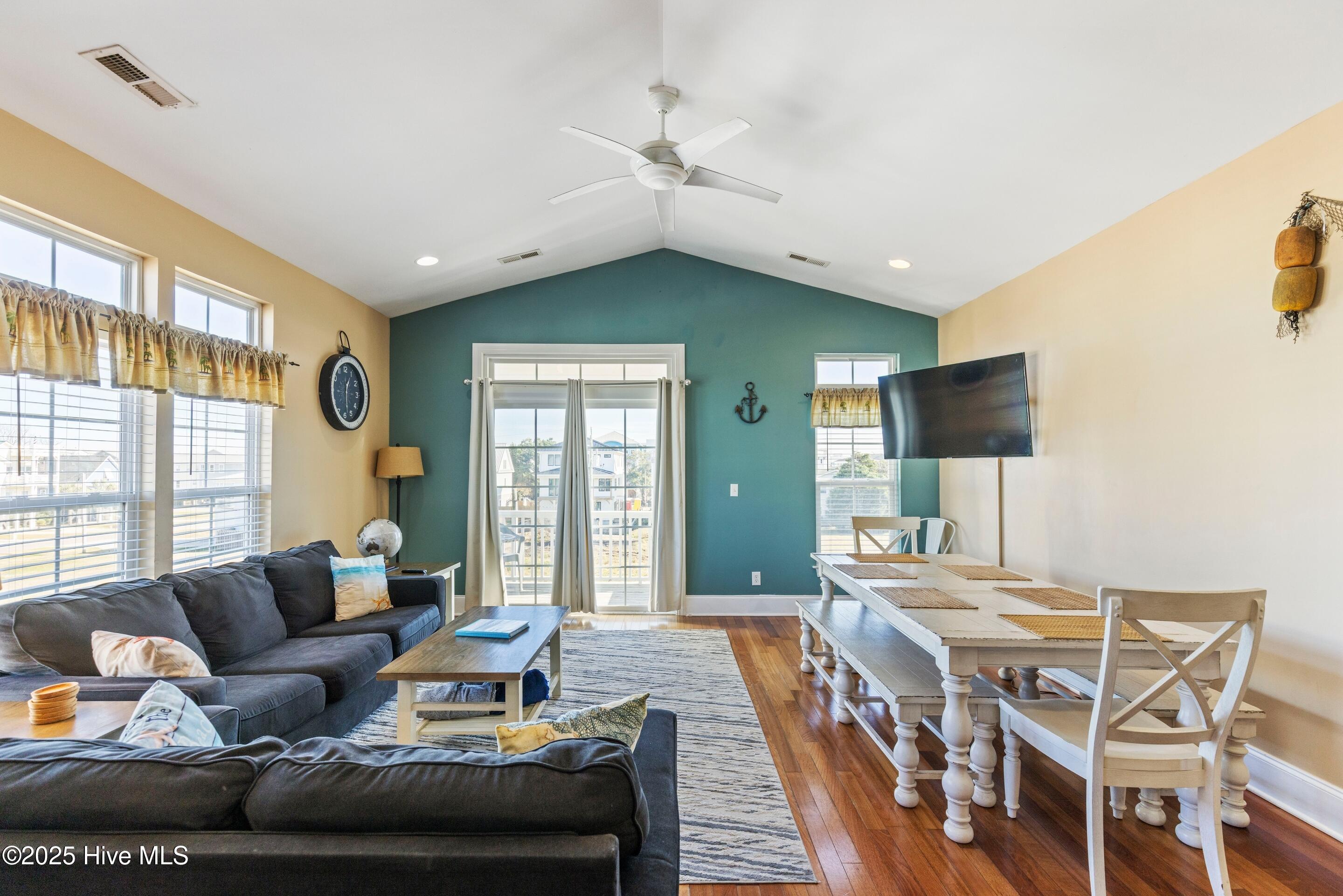 100546676 | Photo 10