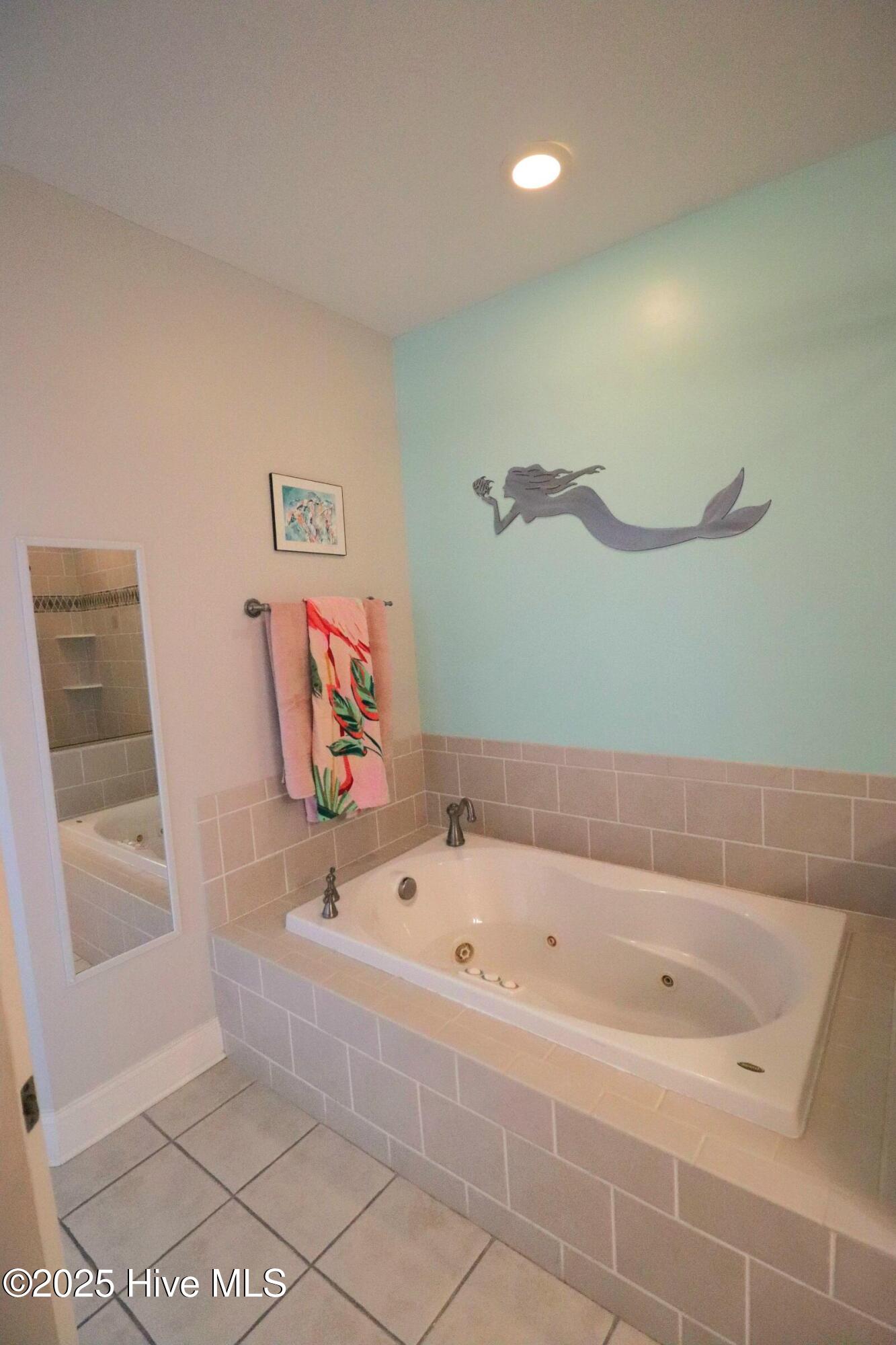 100530472 | Photo 14