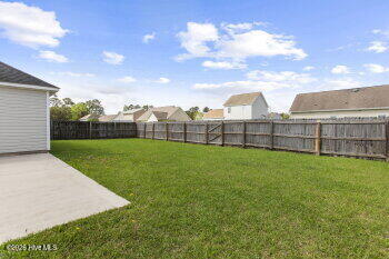 100570281 | Photo 25