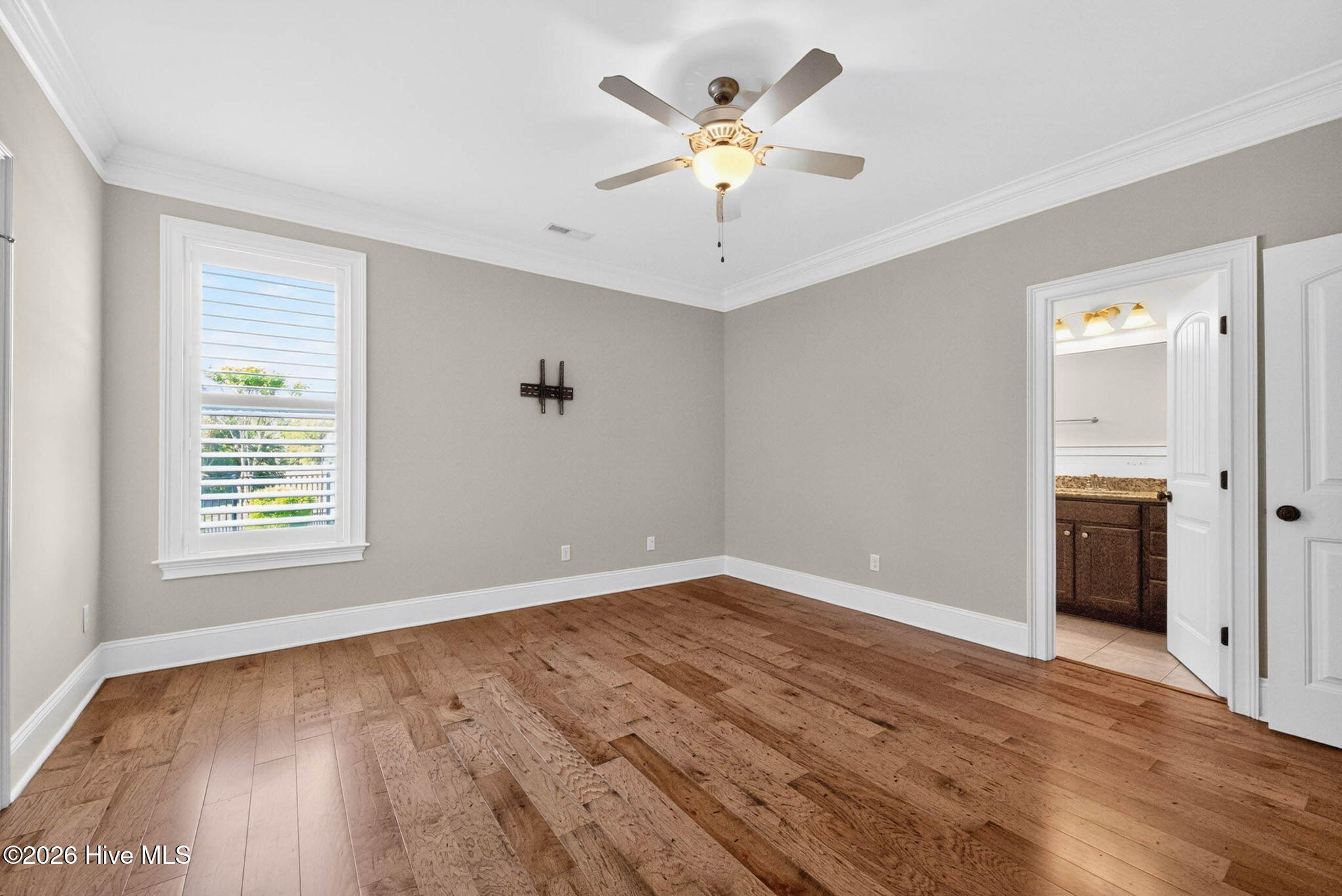 100567612 | Photo 47