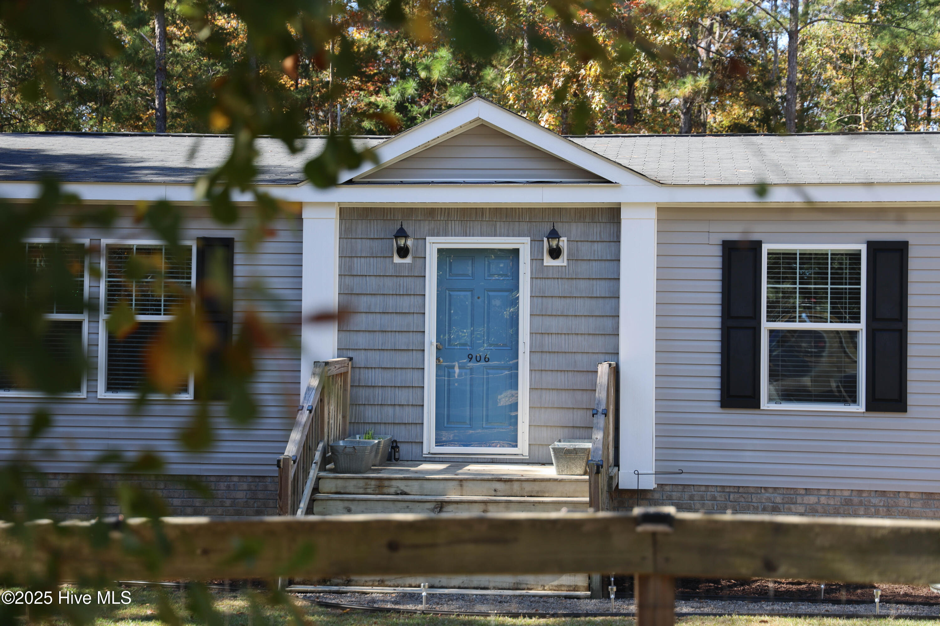 100540094 | Photo 79