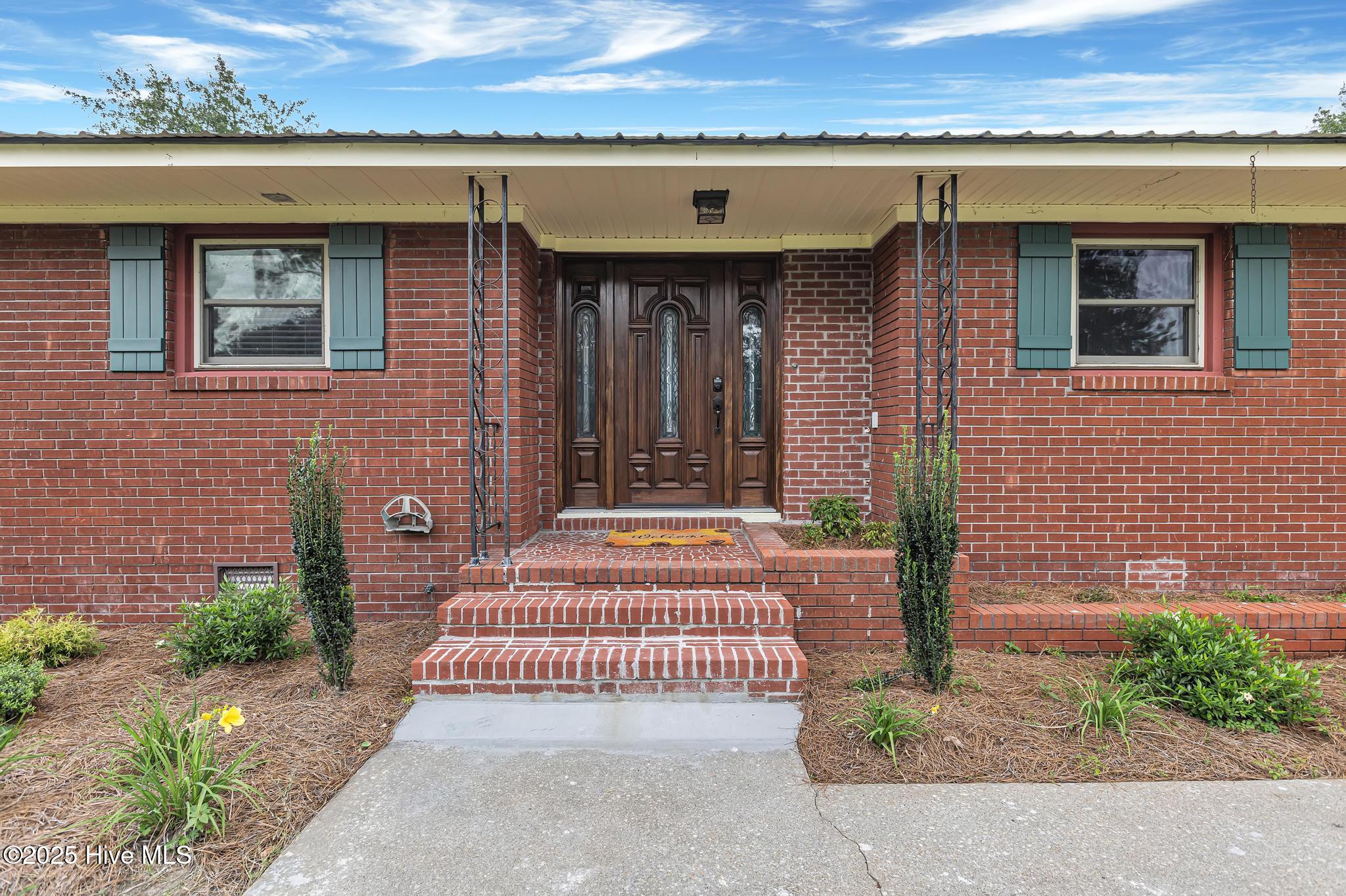 Homes for sale in Beulaville, NC | 293 Old Chinquapin Rd, Beulaville, NC 28518 | MLS# 100523911