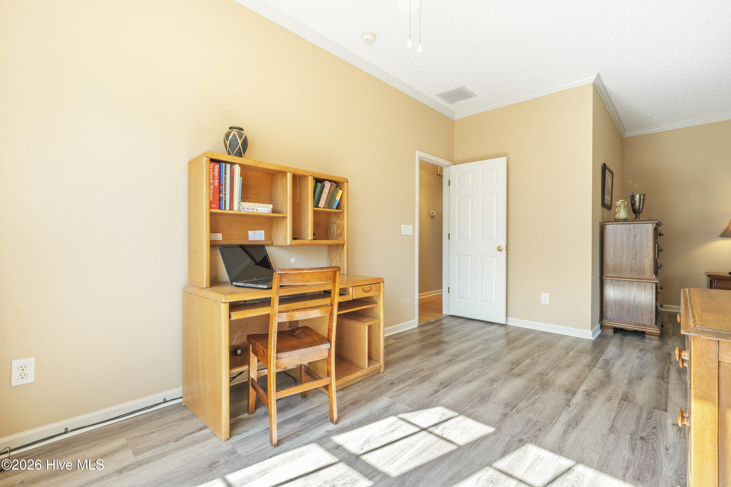 100554853 | Photo 27