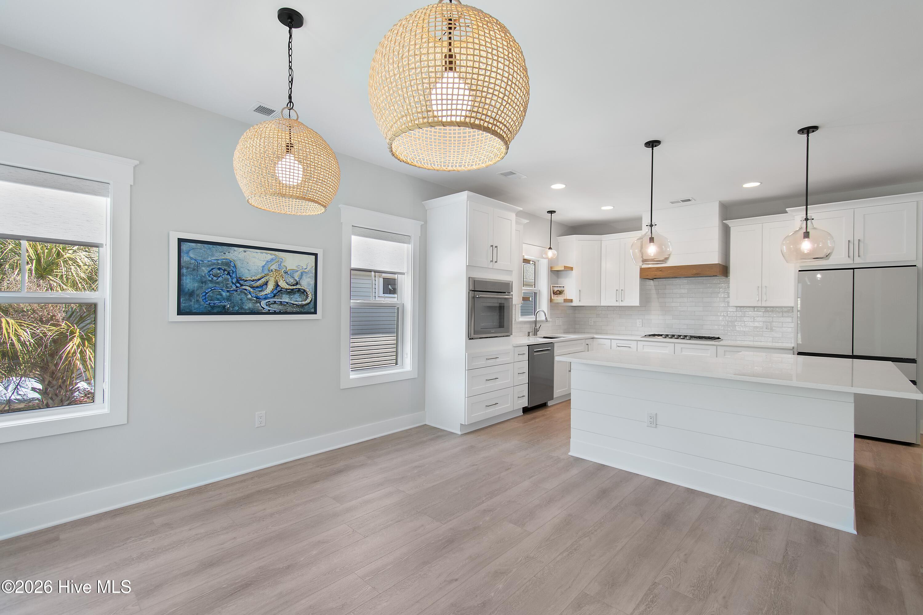 100567576 | Photo 10