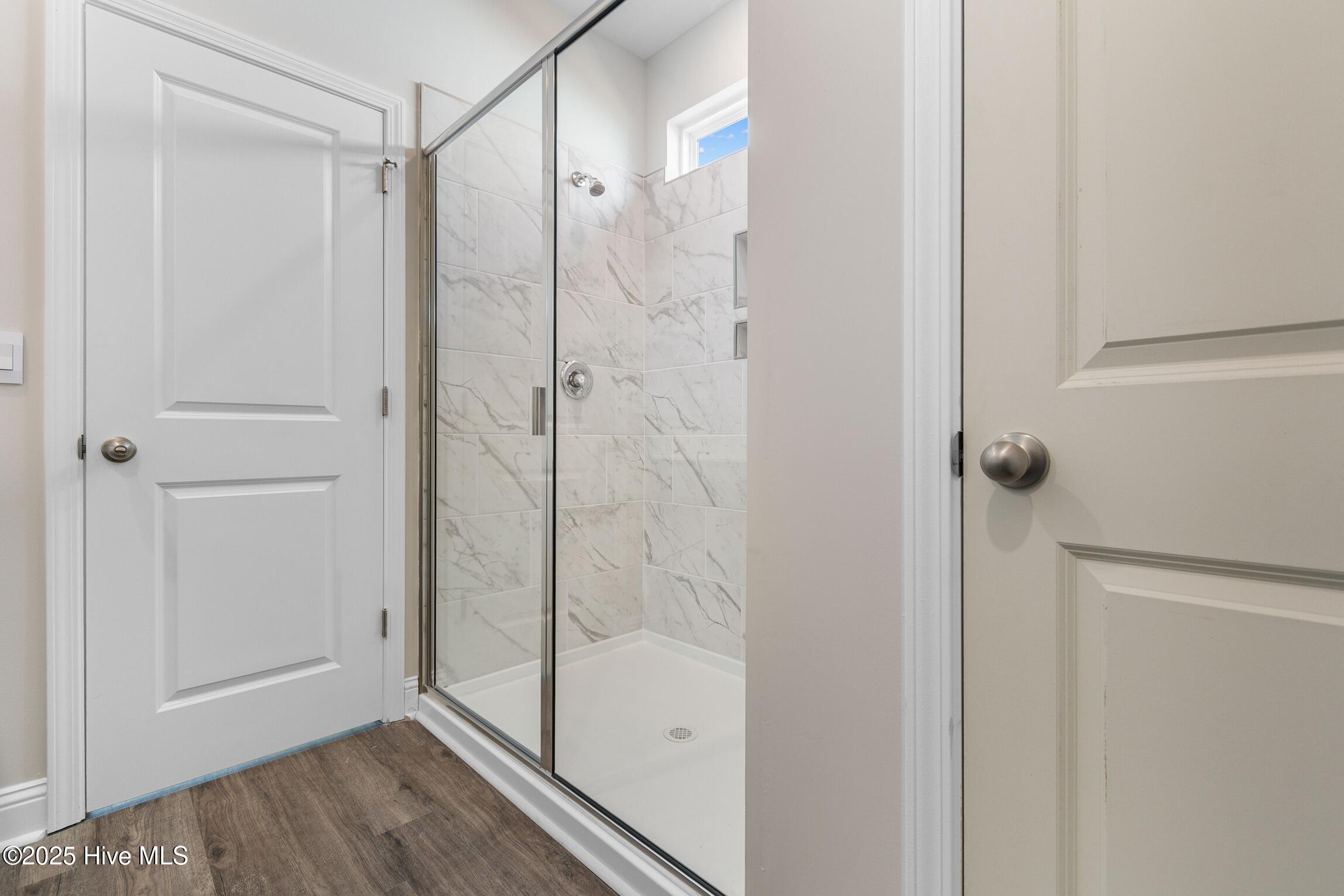 100565072 | Photo 21