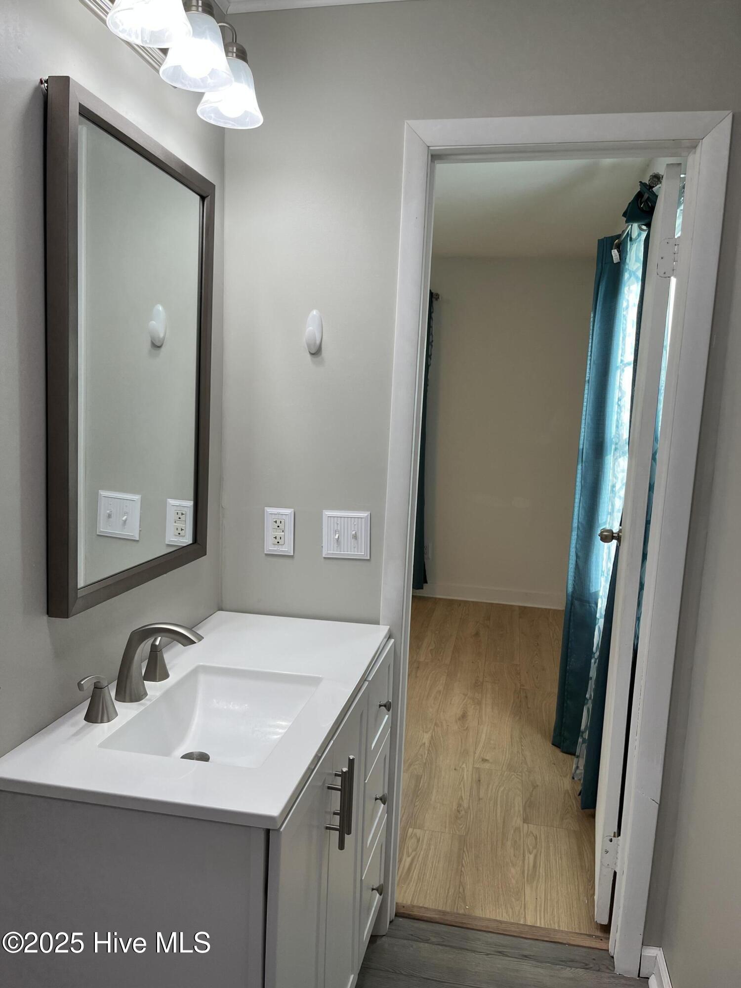 100536383 | Photo 22