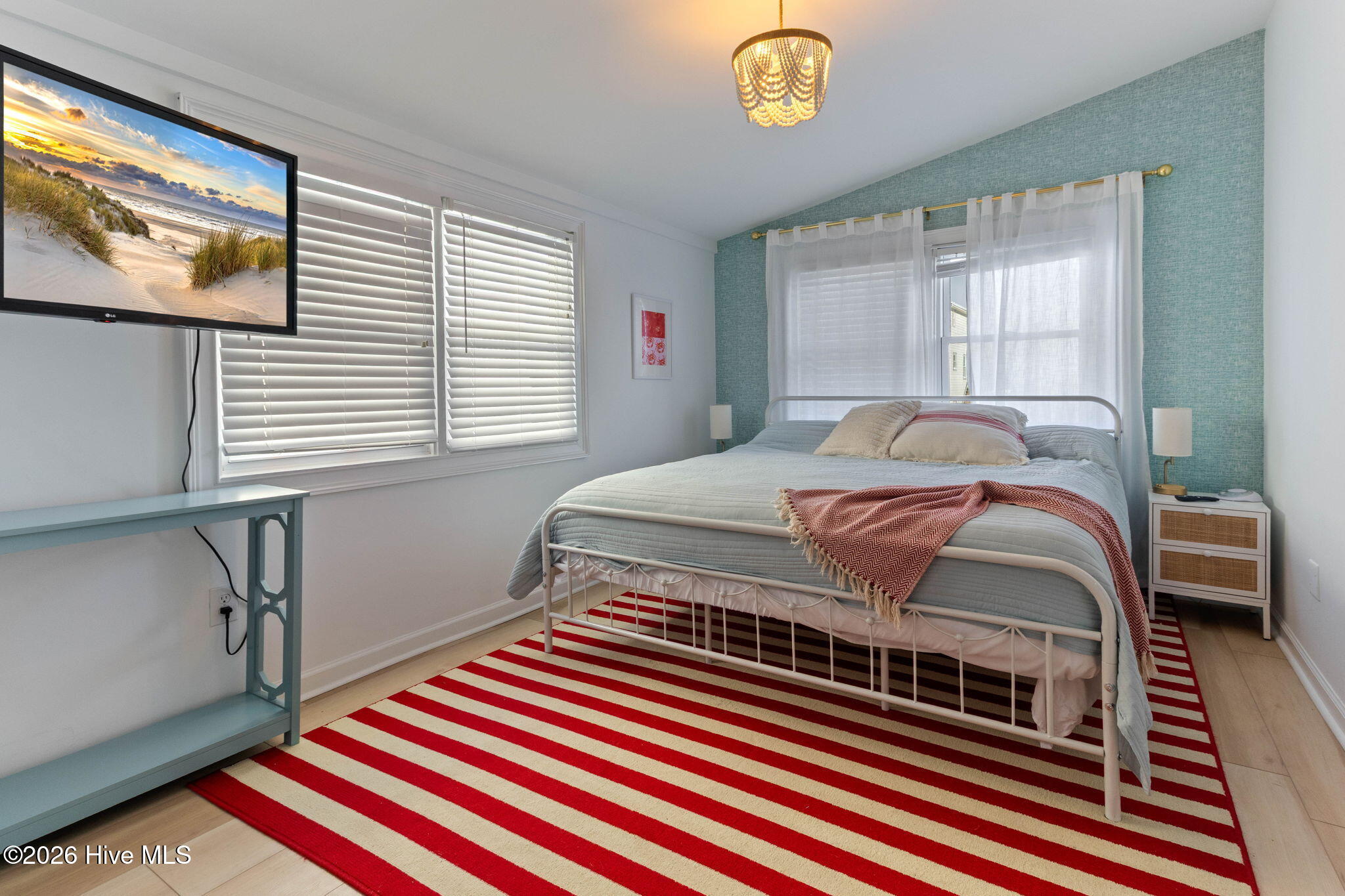 100555843 | Photo 22