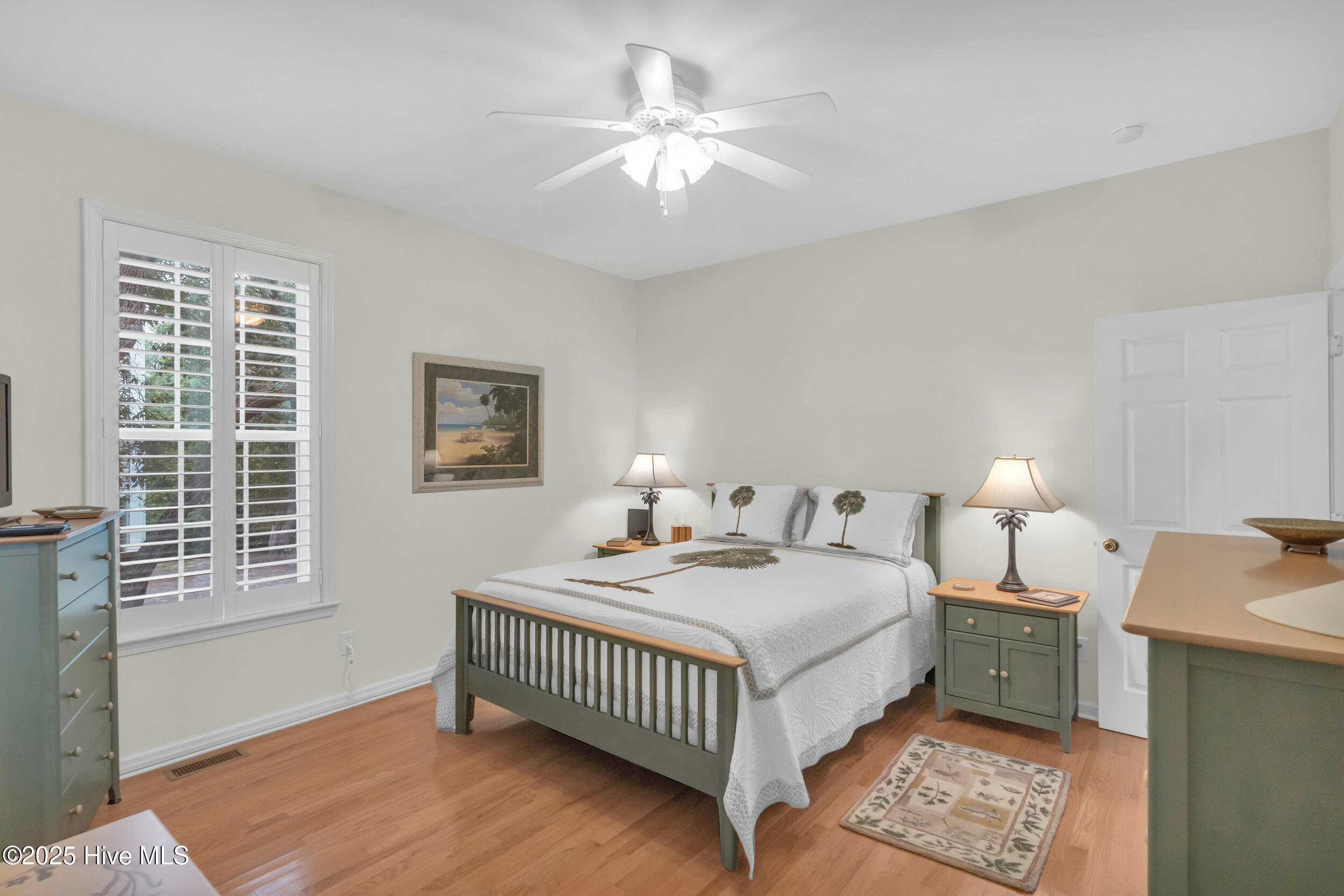 100522612 | Photo 19