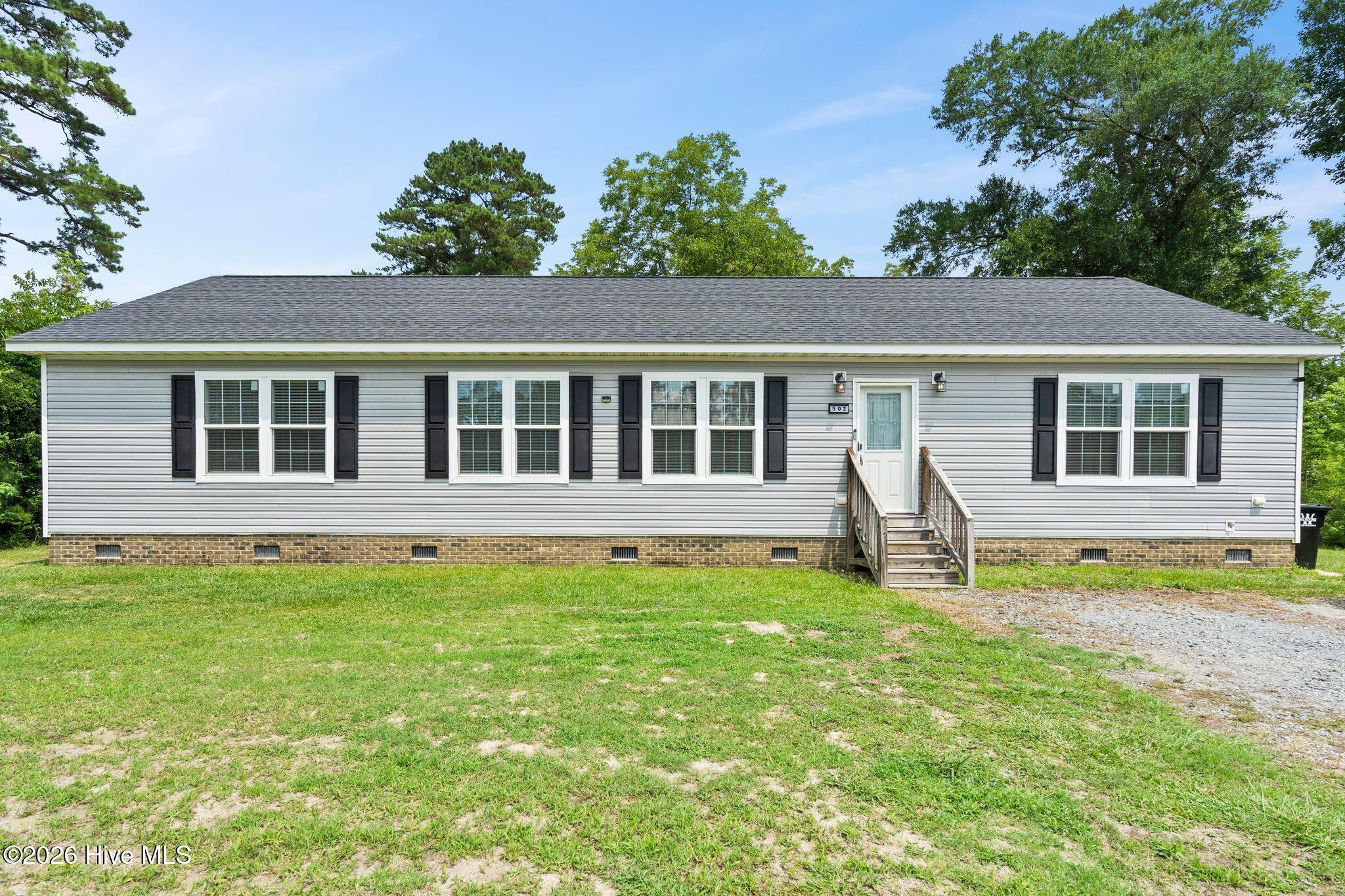 1st image of 502 W Fremont St, Burgaw, NC 28425 | MLS# 100589825