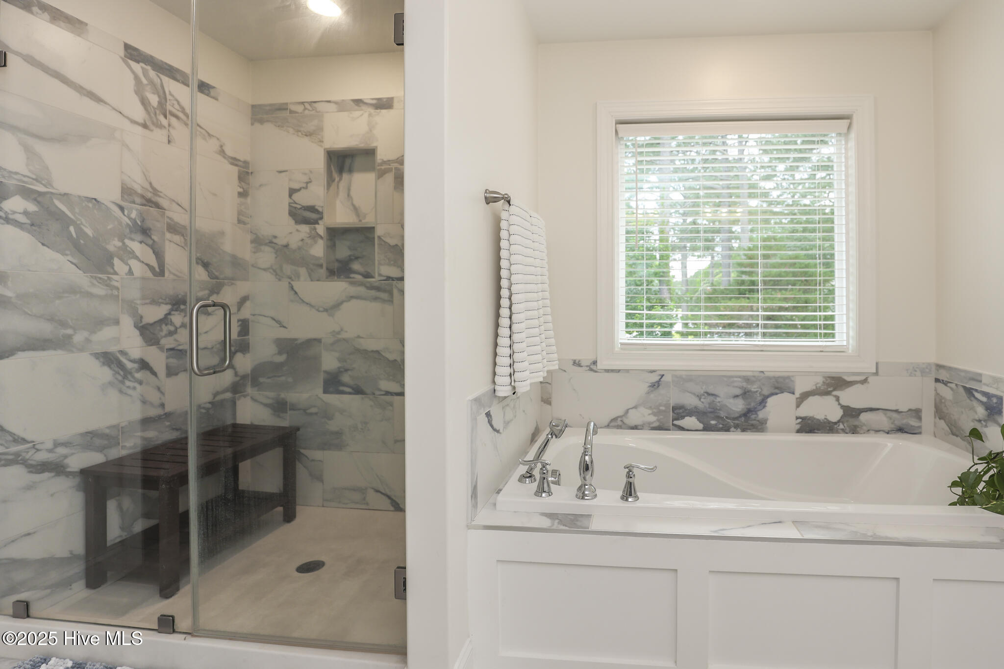 100513900 | Photo 37