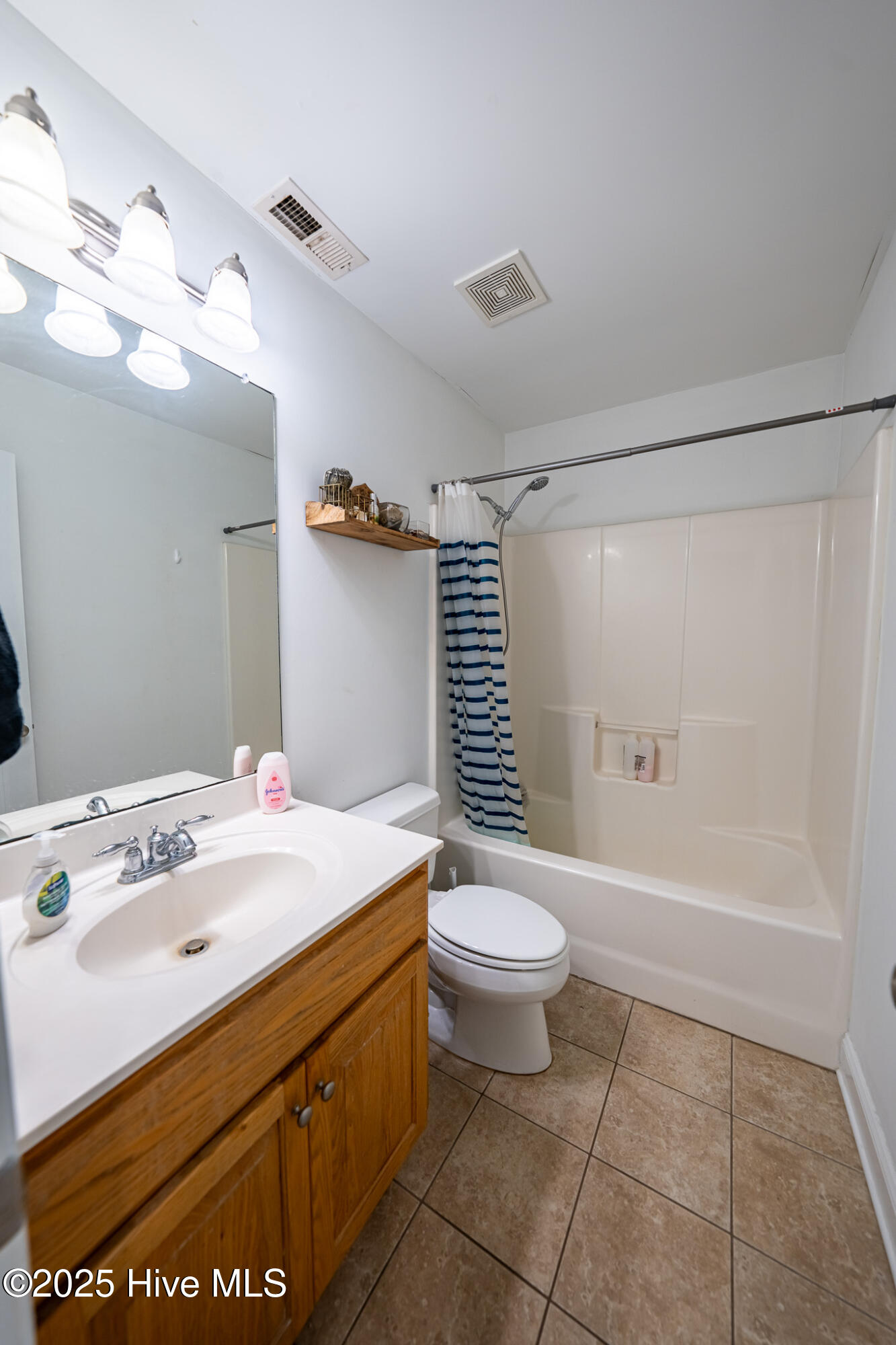 306 Lakeview Court, Sneads Ferry, NC 28460 – photo 23: DSC04037-HDR