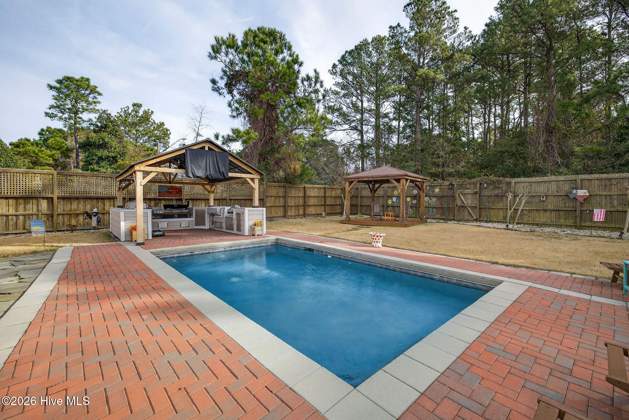 100547469 | Photo 51