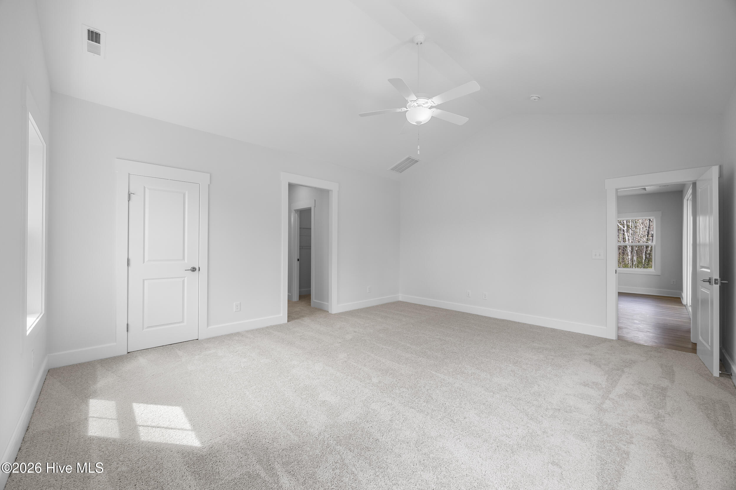 100523134 | Photo 28