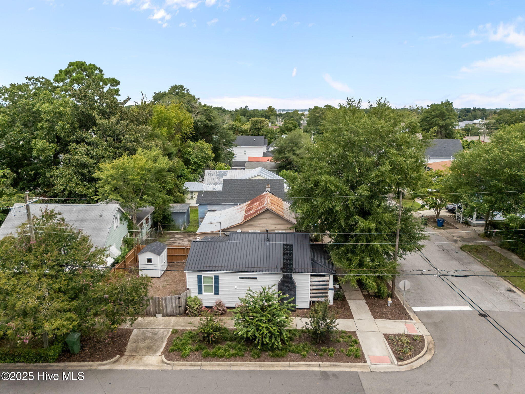 100525680 | Photo 43