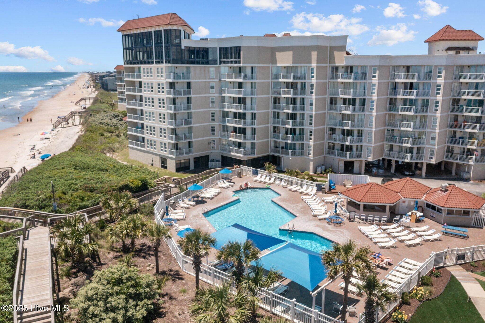 100525315 | Photo 46